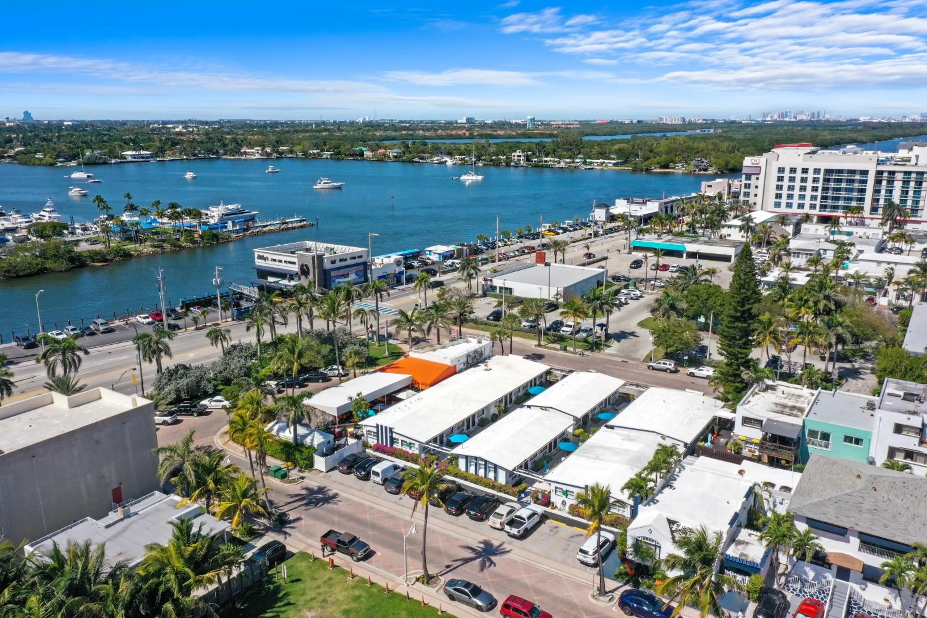 Property building in Hollywood Beach Suites and Hotel