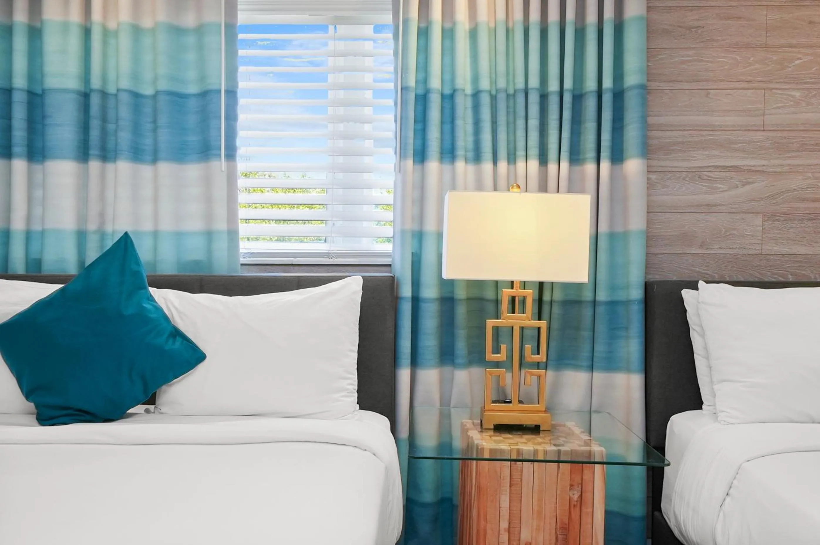 Bed in Hollywood Beach Suites and Hotel