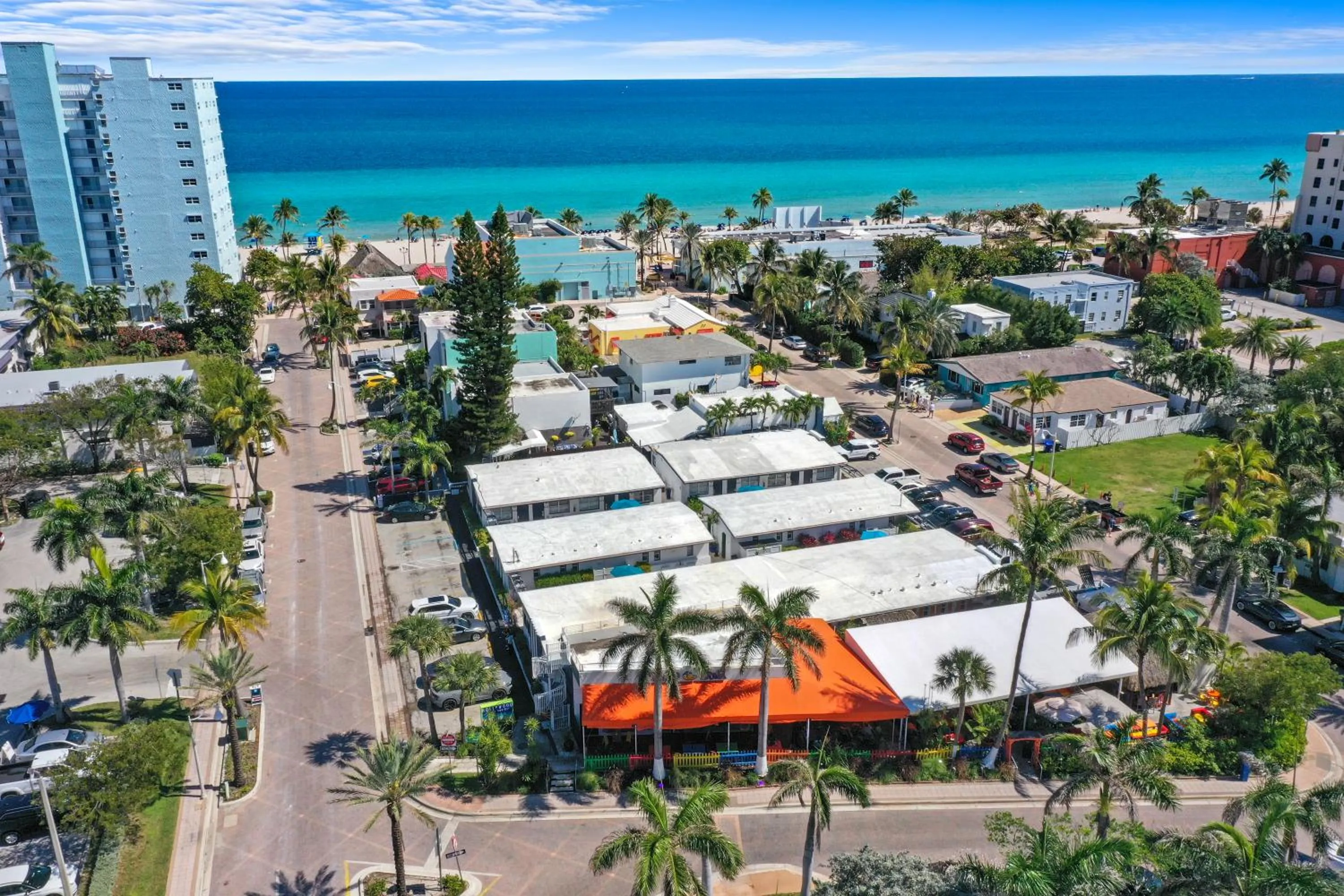 Property building in Hollywood Beach Suites and Hotel