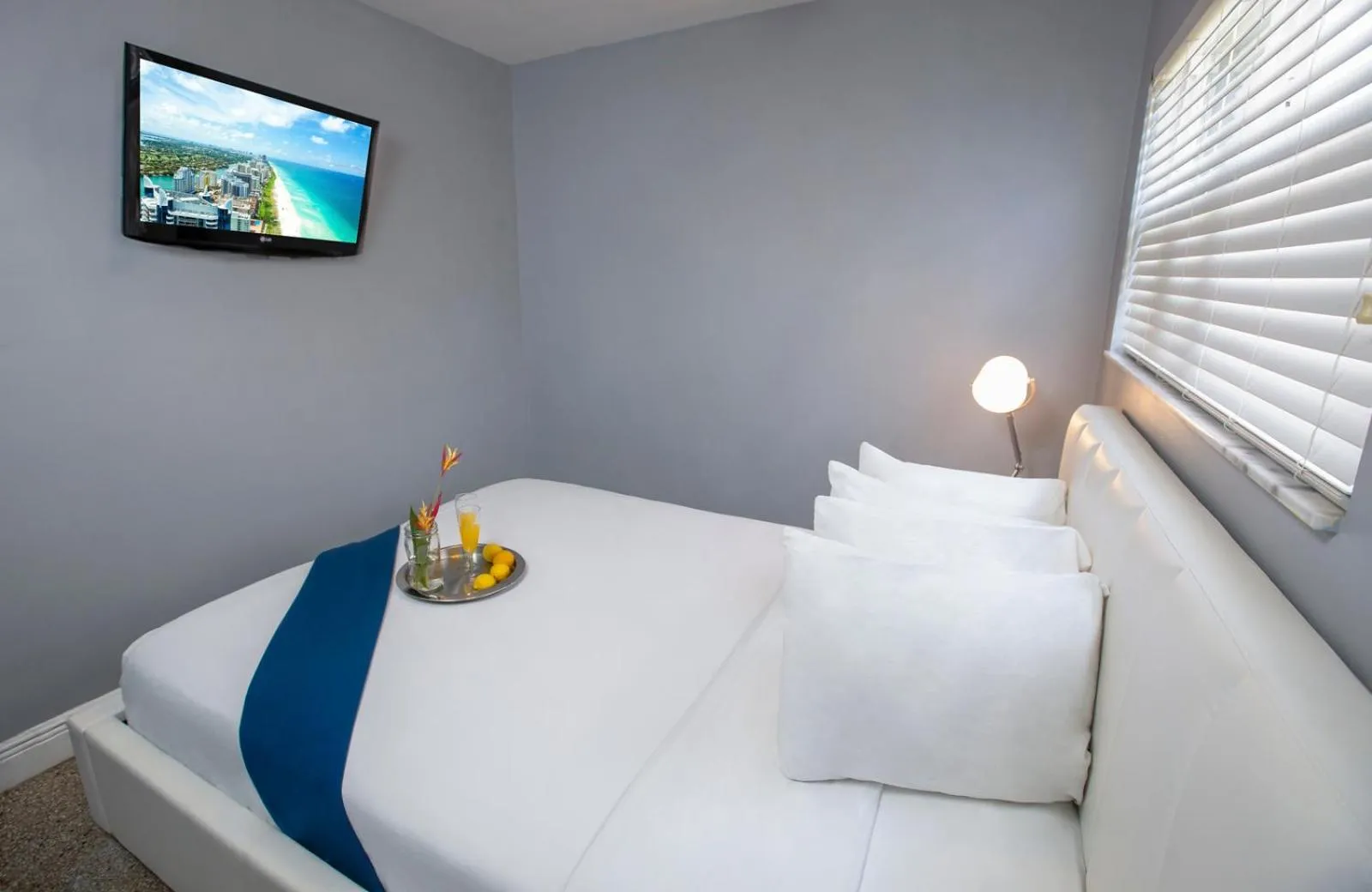 Bed in Hollywood Beach Suites and Hotel