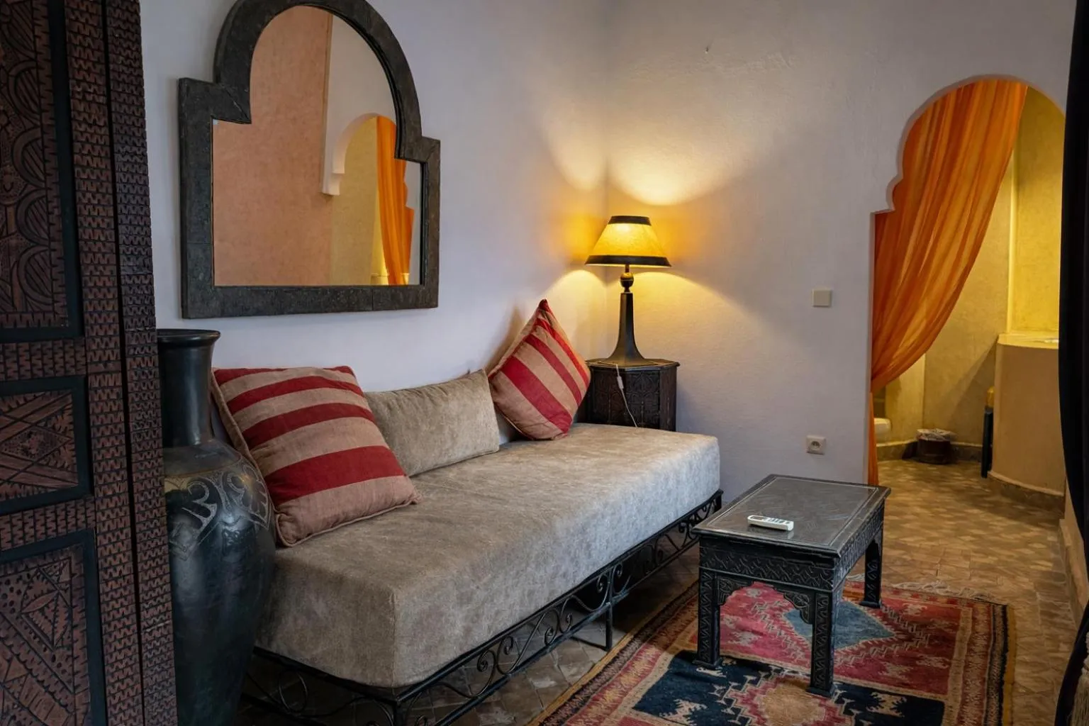 Living room, Bed in Riad Lapis-lazuli