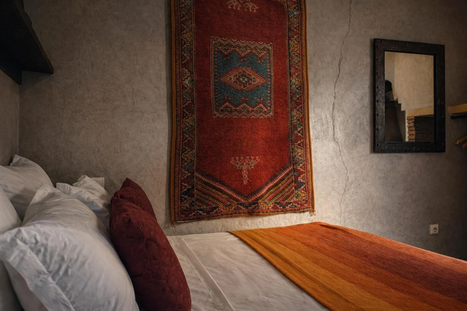 Bed in Riad Lapis-lazuli