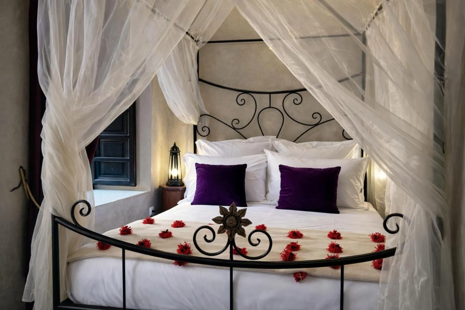 Bed in Riad Lapis-lazuli