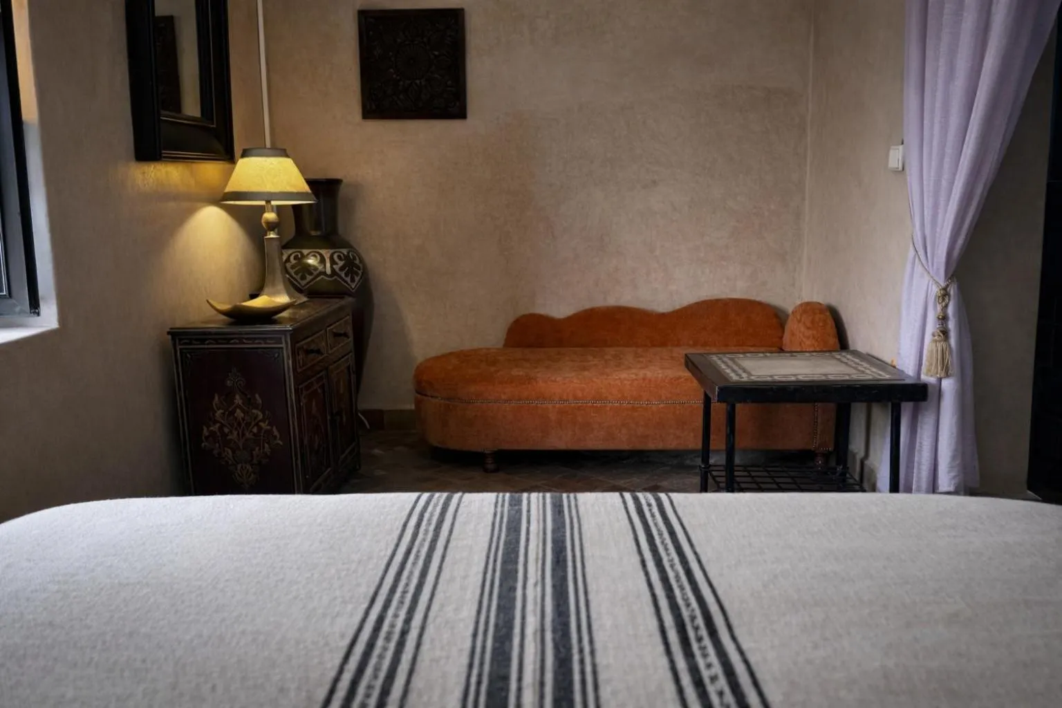Seating area, Bed in Riad Lapis-lazuli