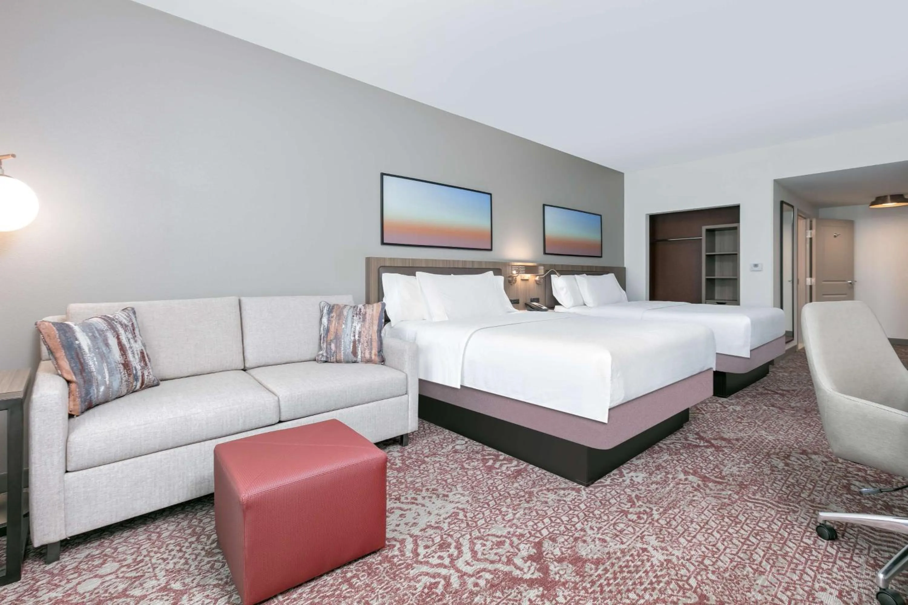 Living room, Bed in Hilton Garden Inn Dallas Arlington
