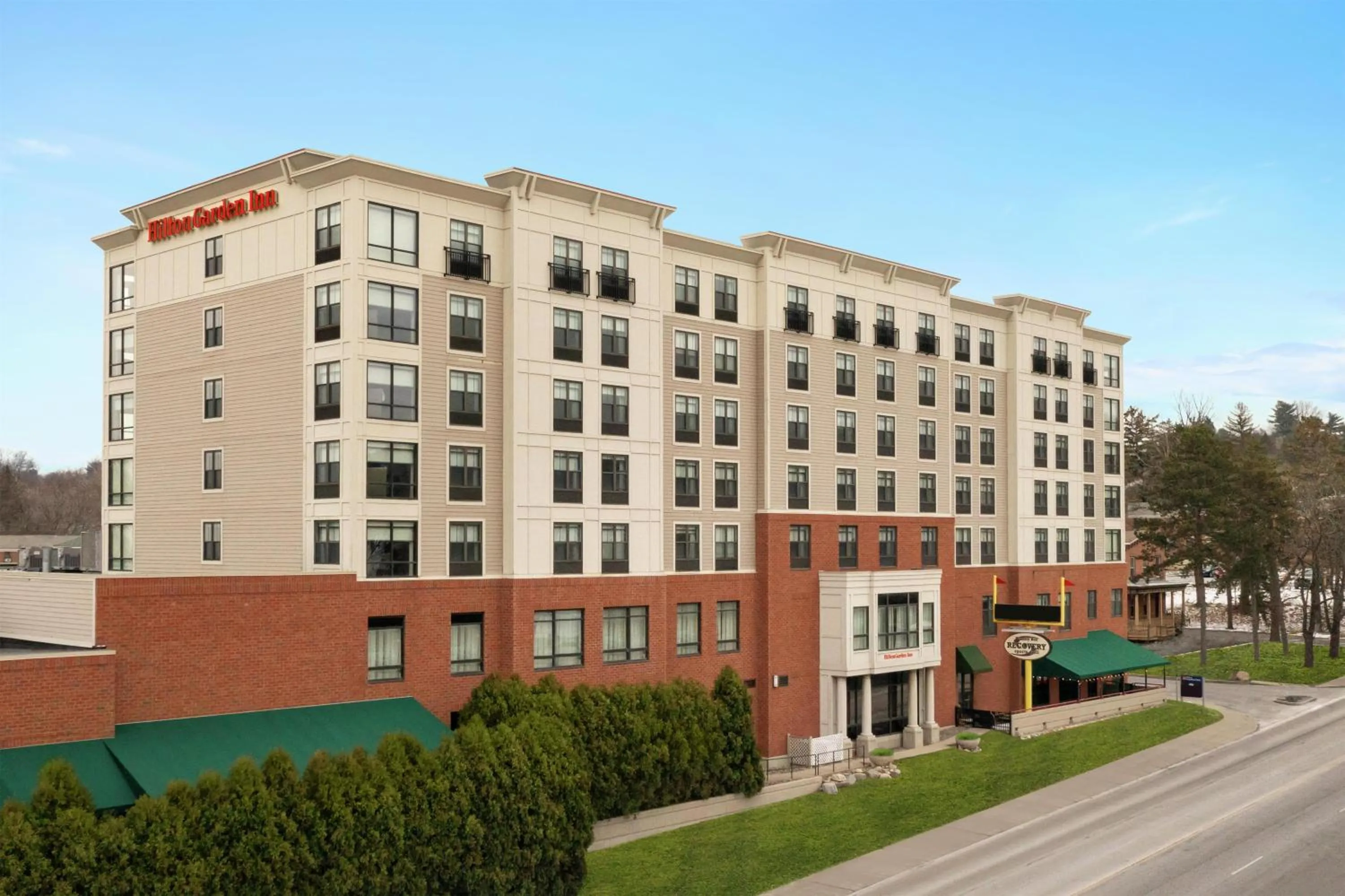 Property building in Hilton Garden Inn Troy