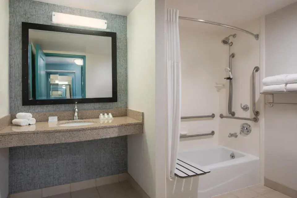 King Room - Hearing Accessible in Hilton Garden Inn Troy King Room - Hearing Accessible in Hilton Garden Inn Troy