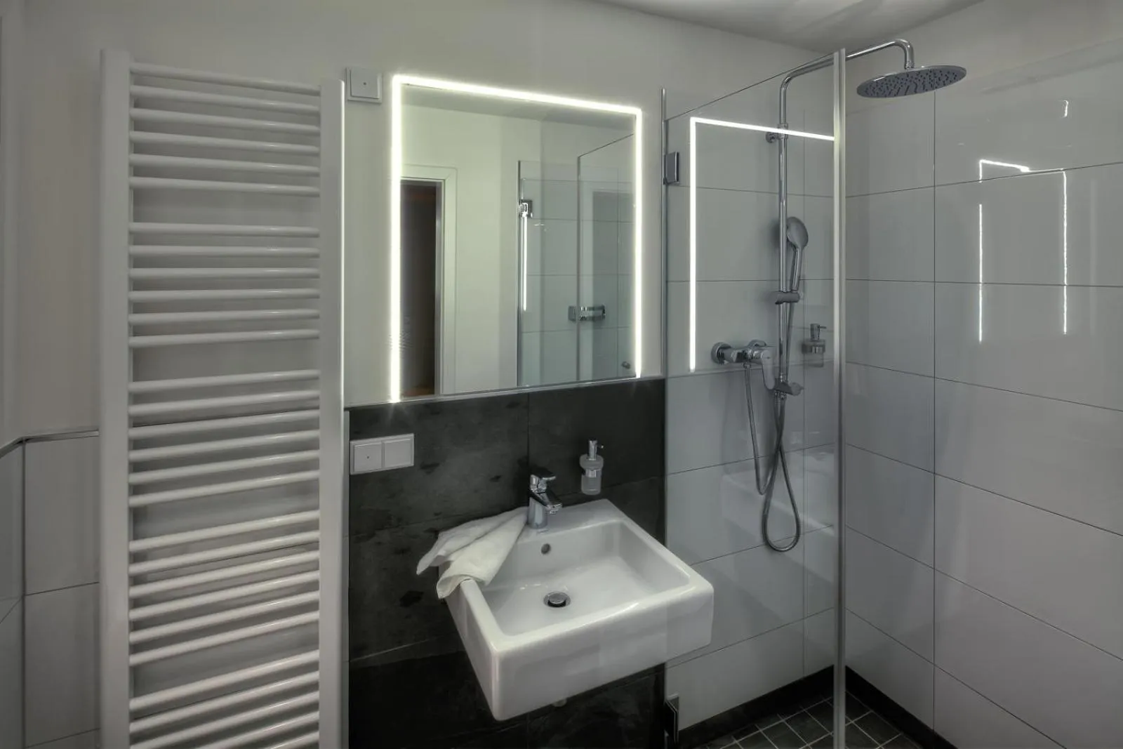 Shower in Unperfekthotel CoWorkingHotel