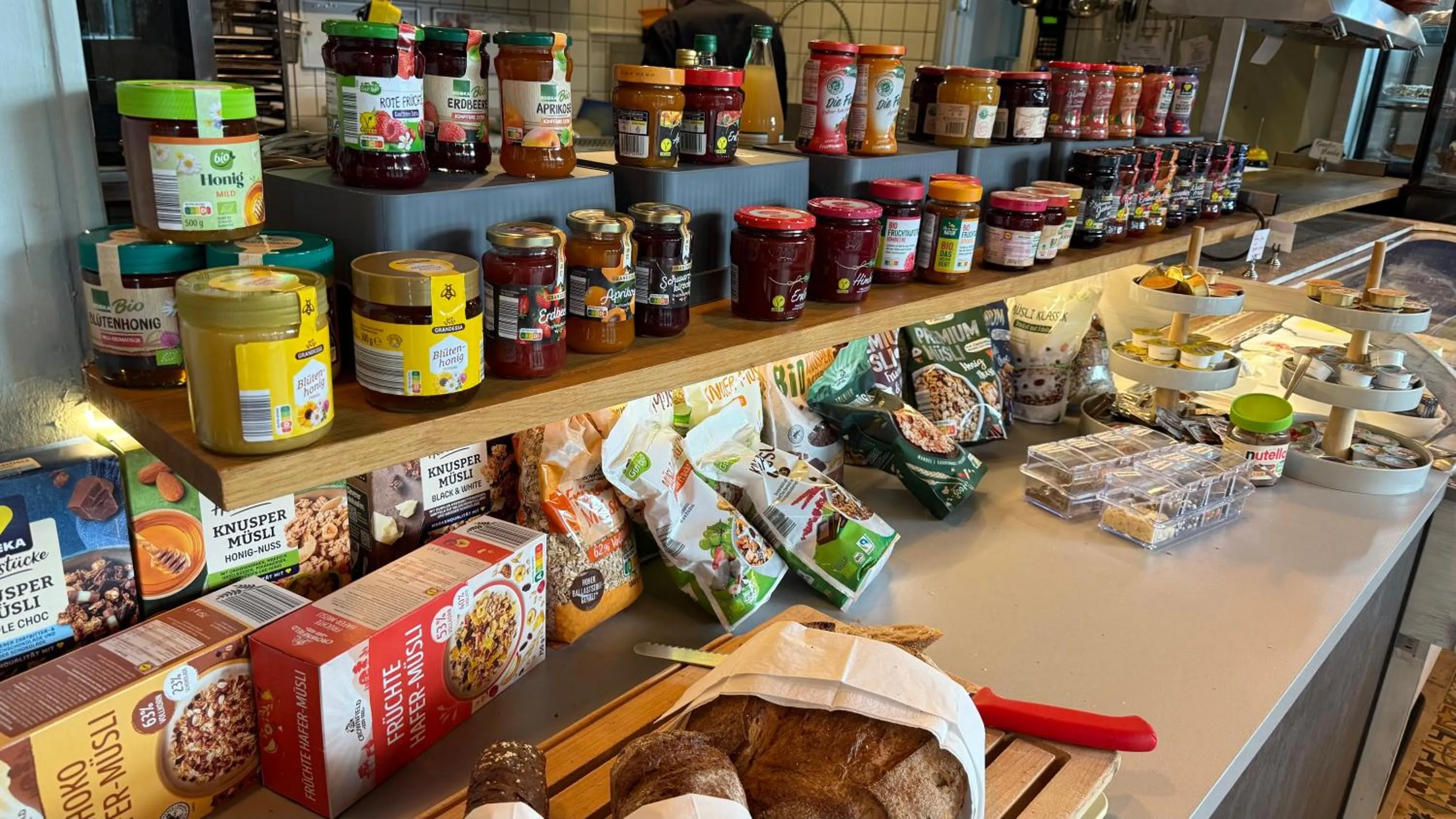 Restaurant/places to eat in Unperfekthotel CoWorkingHotel