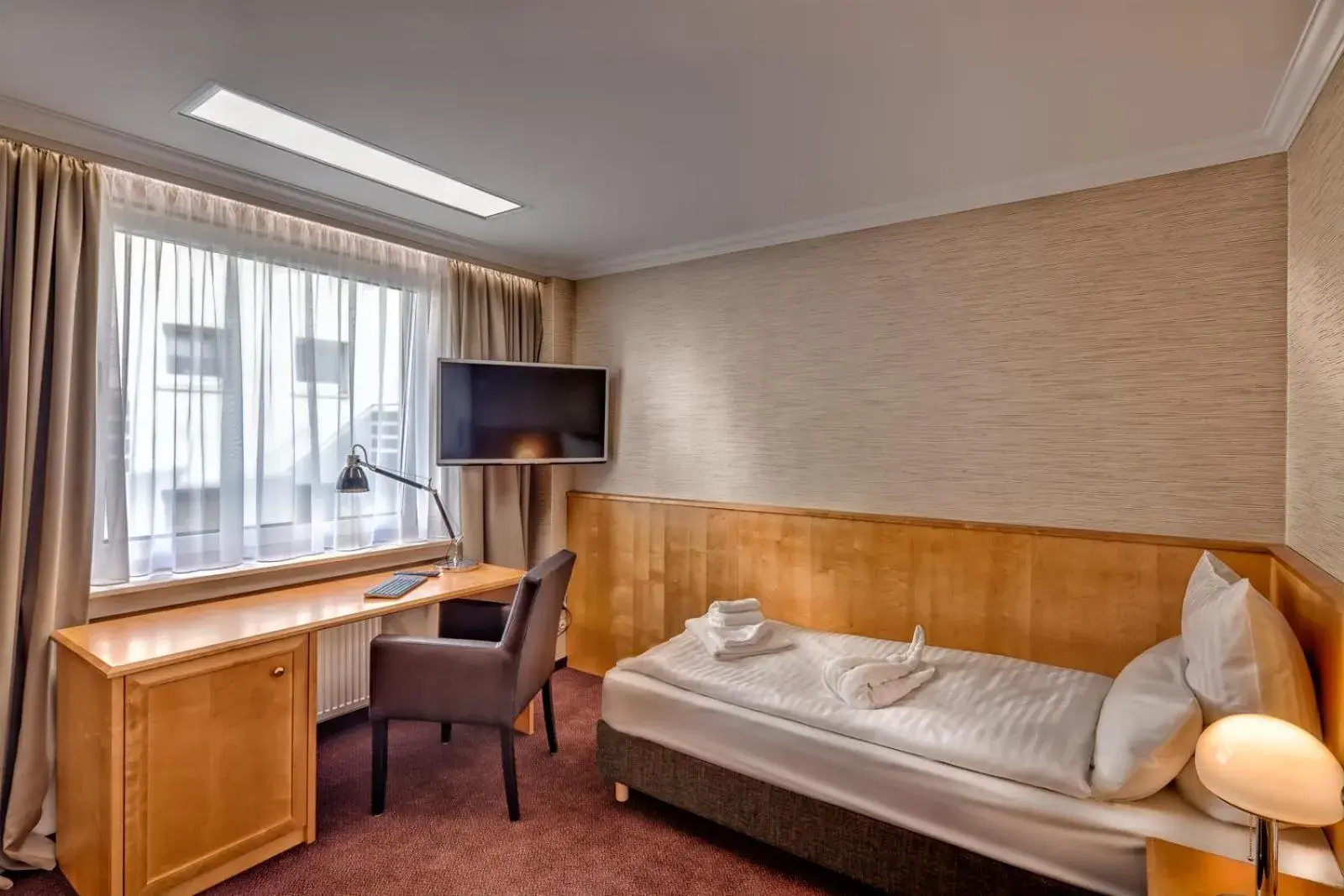 Single Room with Shower in Unperfekthotel CoWorkingHotel Single Room with Shower in Unperfekthotel CoWorkingHotel