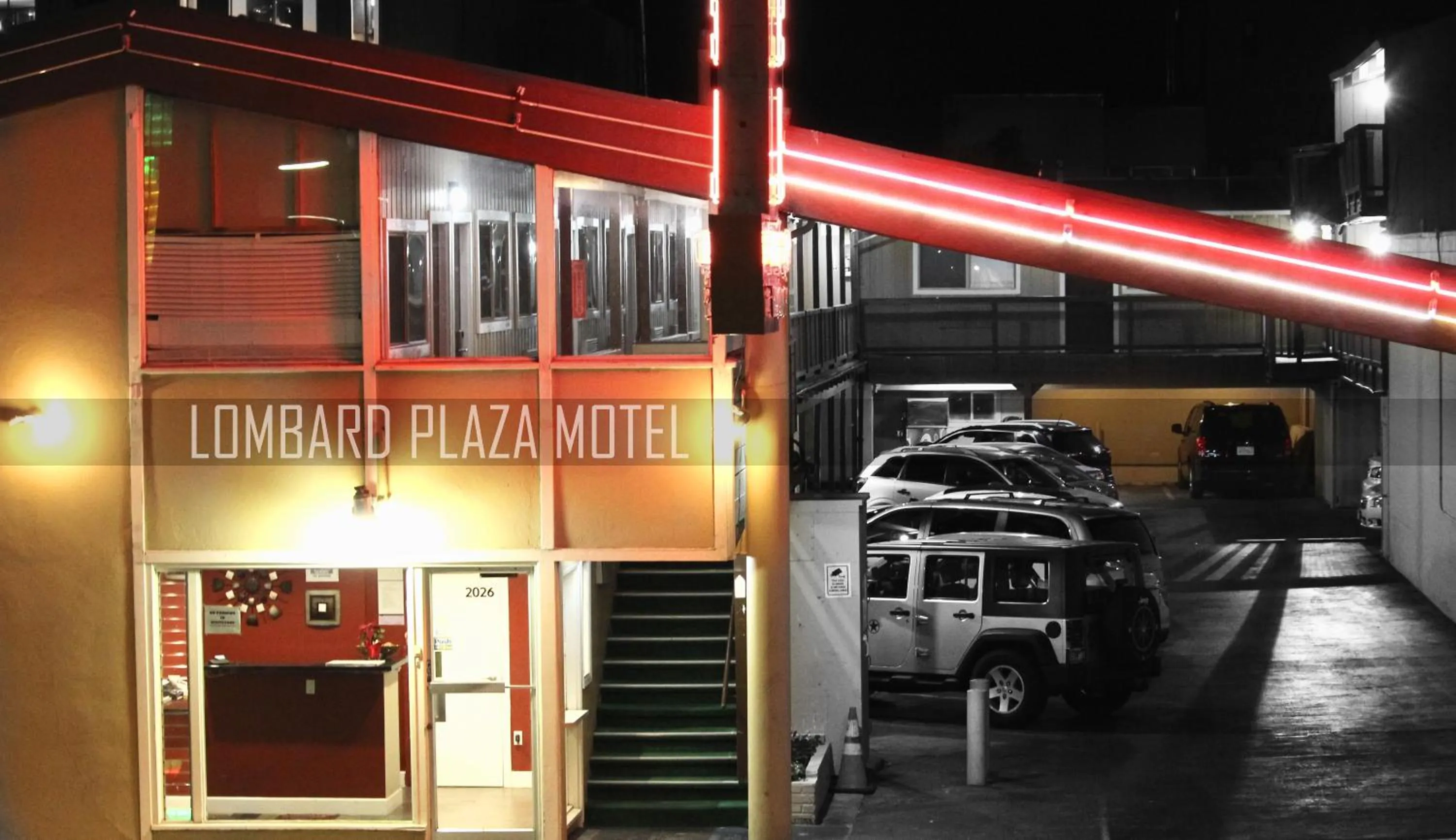 Facade/entrance in Lombard Plaza Motel