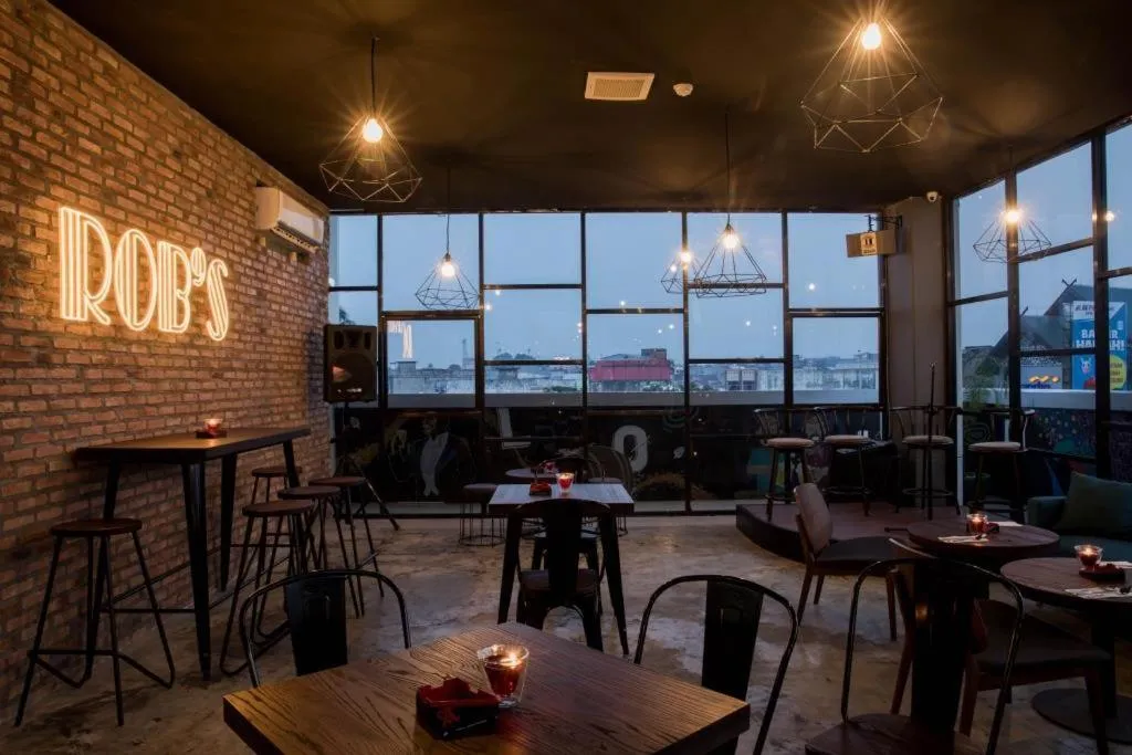 Alcoholic drinks in Odua Weston Jambi