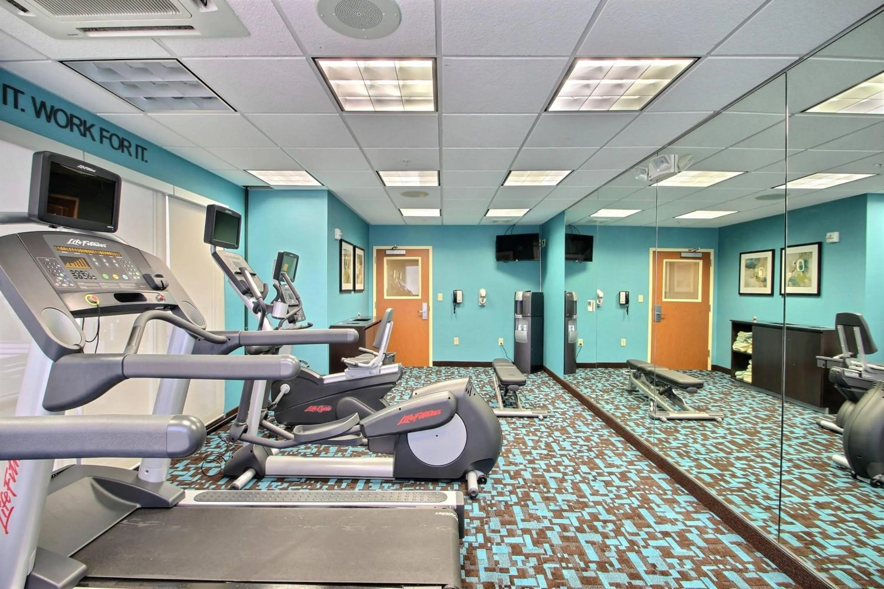 Fitness centre/facilities in Fairfield Inn & Suites by Marriott Milwaukee Airport