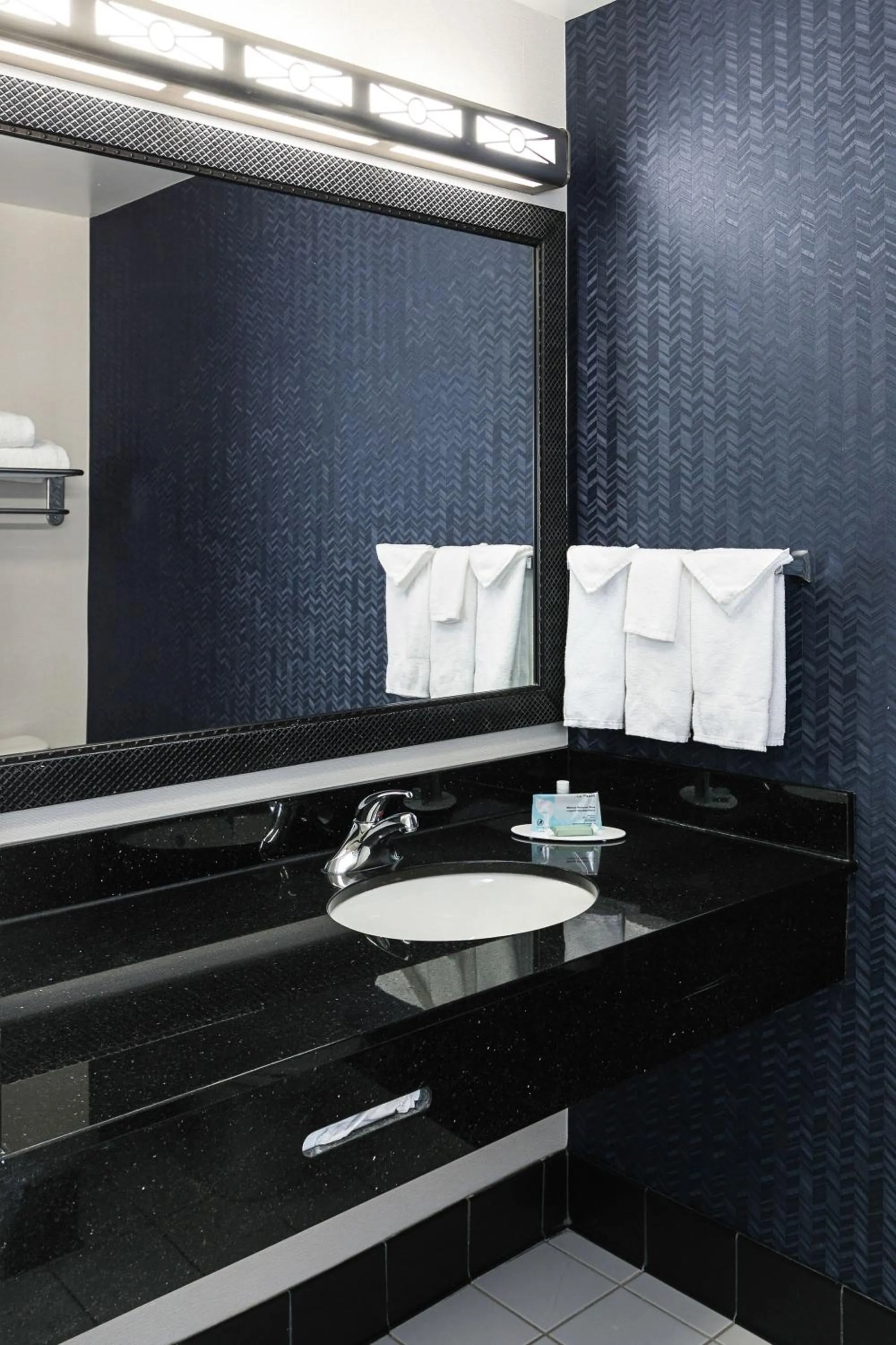 Fairfield Inn & Suites by Marriott Milwaukee Airport