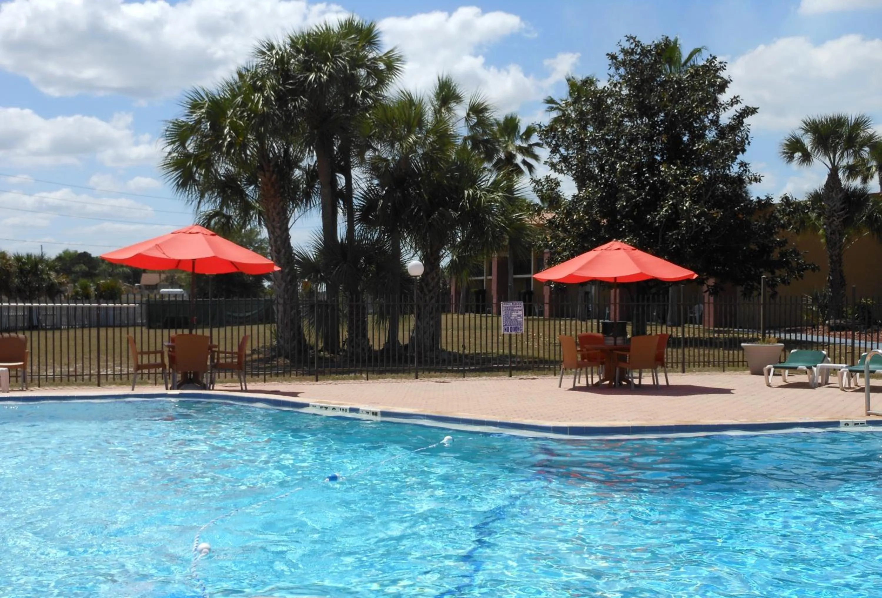 Swimming pool in Ramada by Wyndham Davenport Orlando South