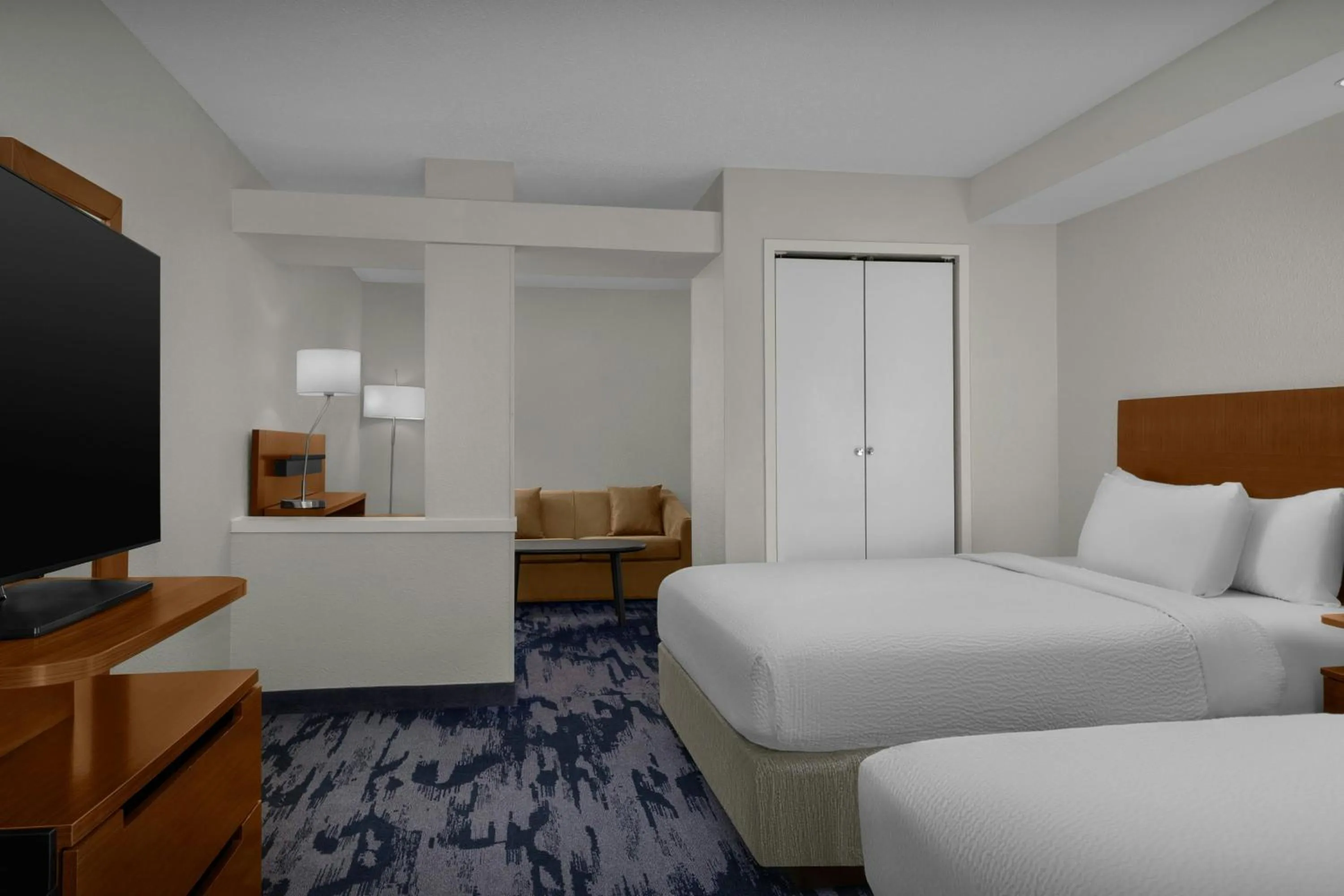 Photo of the whole room, Bed in Fairfield Inn and Suites by Marriott Emporia I-95