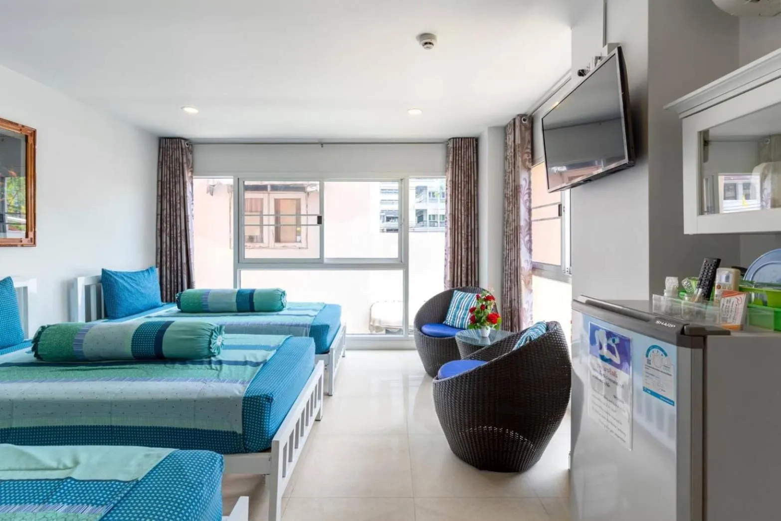 TV and multimedia in Parvena Hotel Sathorn