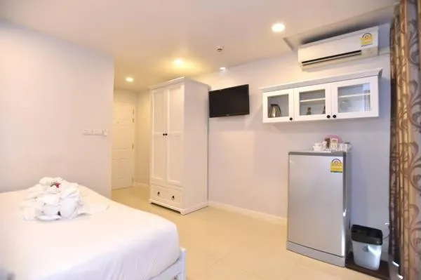 Bed in Parvena Hotel Sathorn