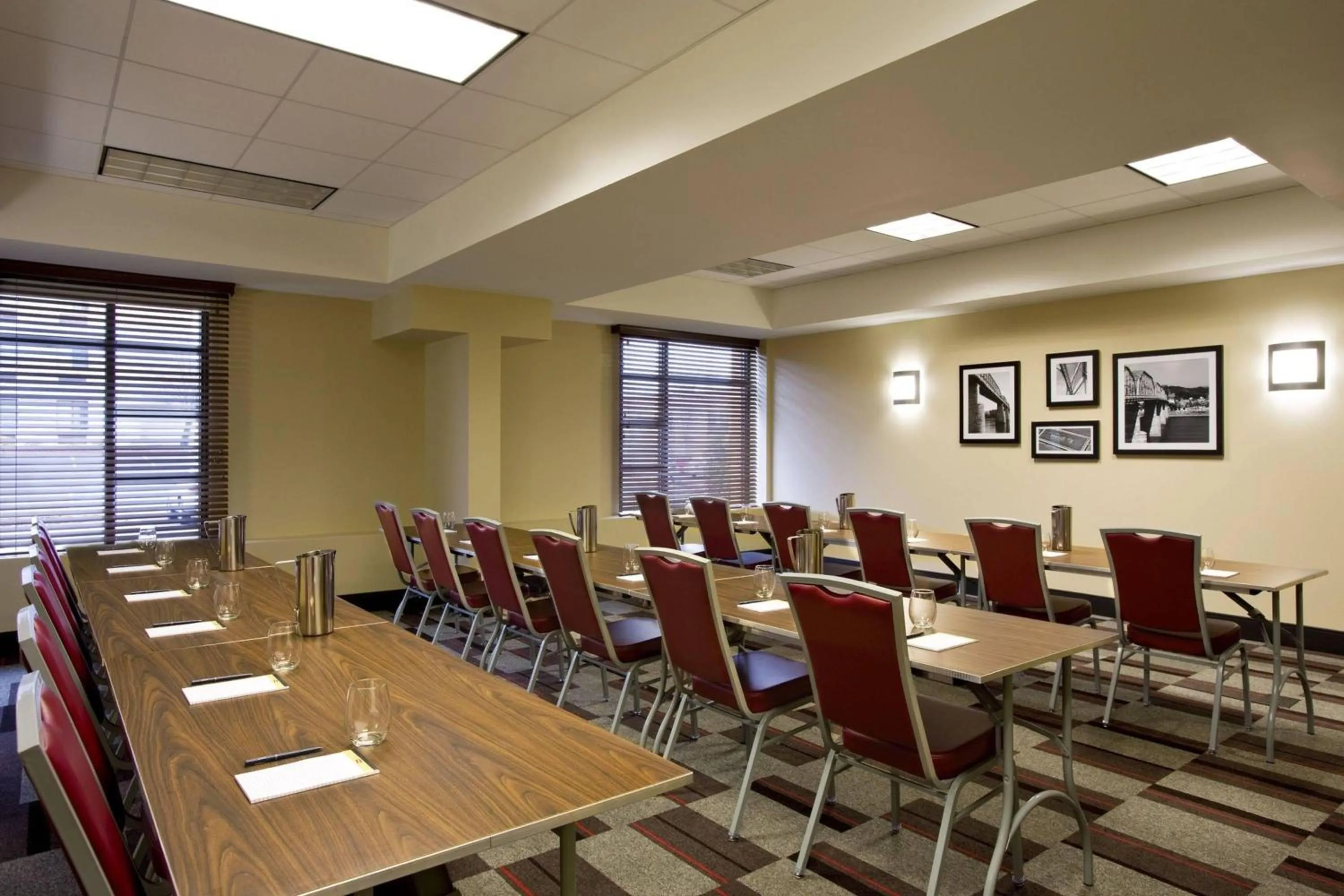 Meeting/conference room in Fairfield Inn & Suites by Marriott Chattanooga