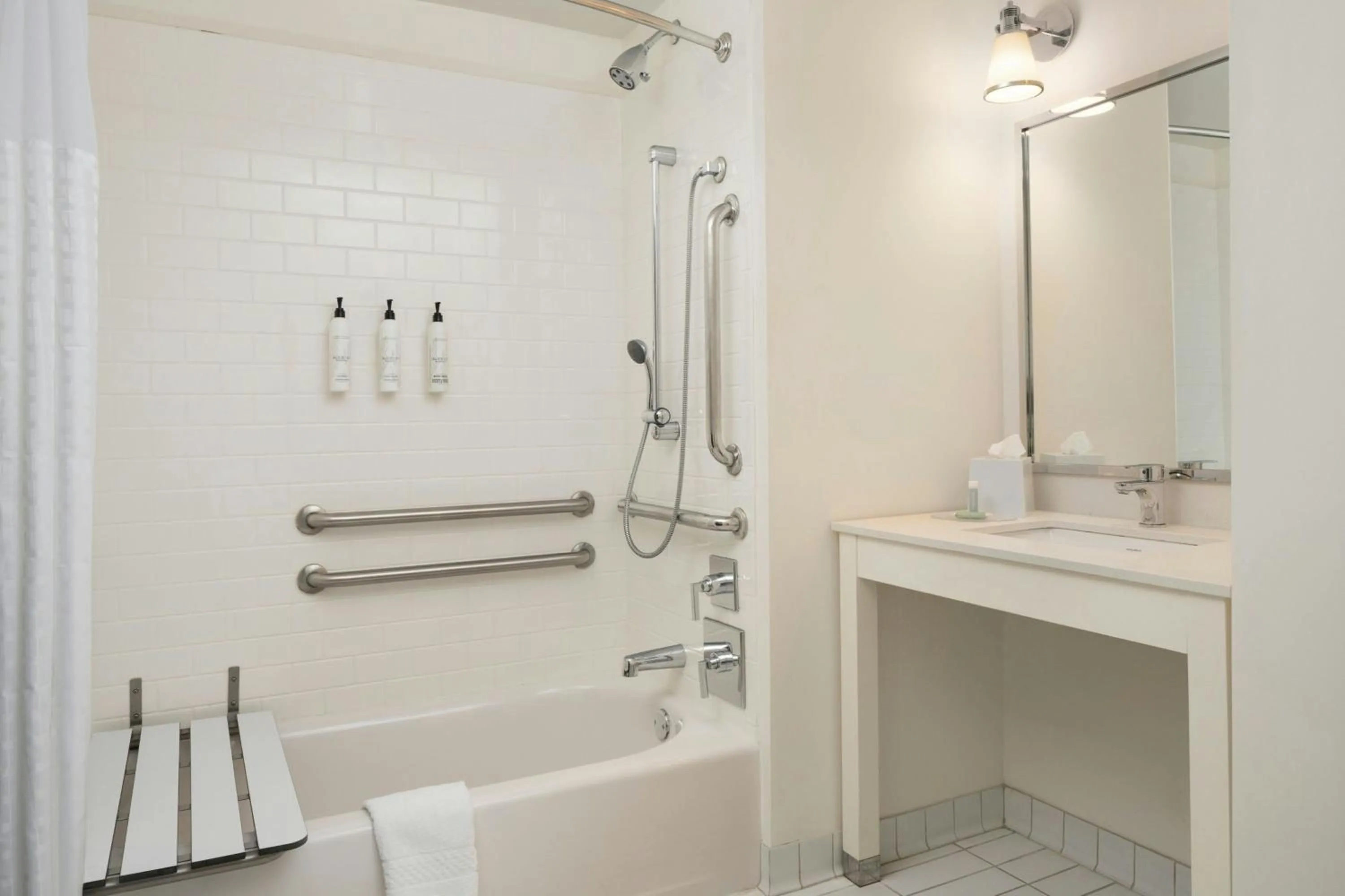 Bathroom in Fairfield Inn & Suites by Marriott Chattanooga