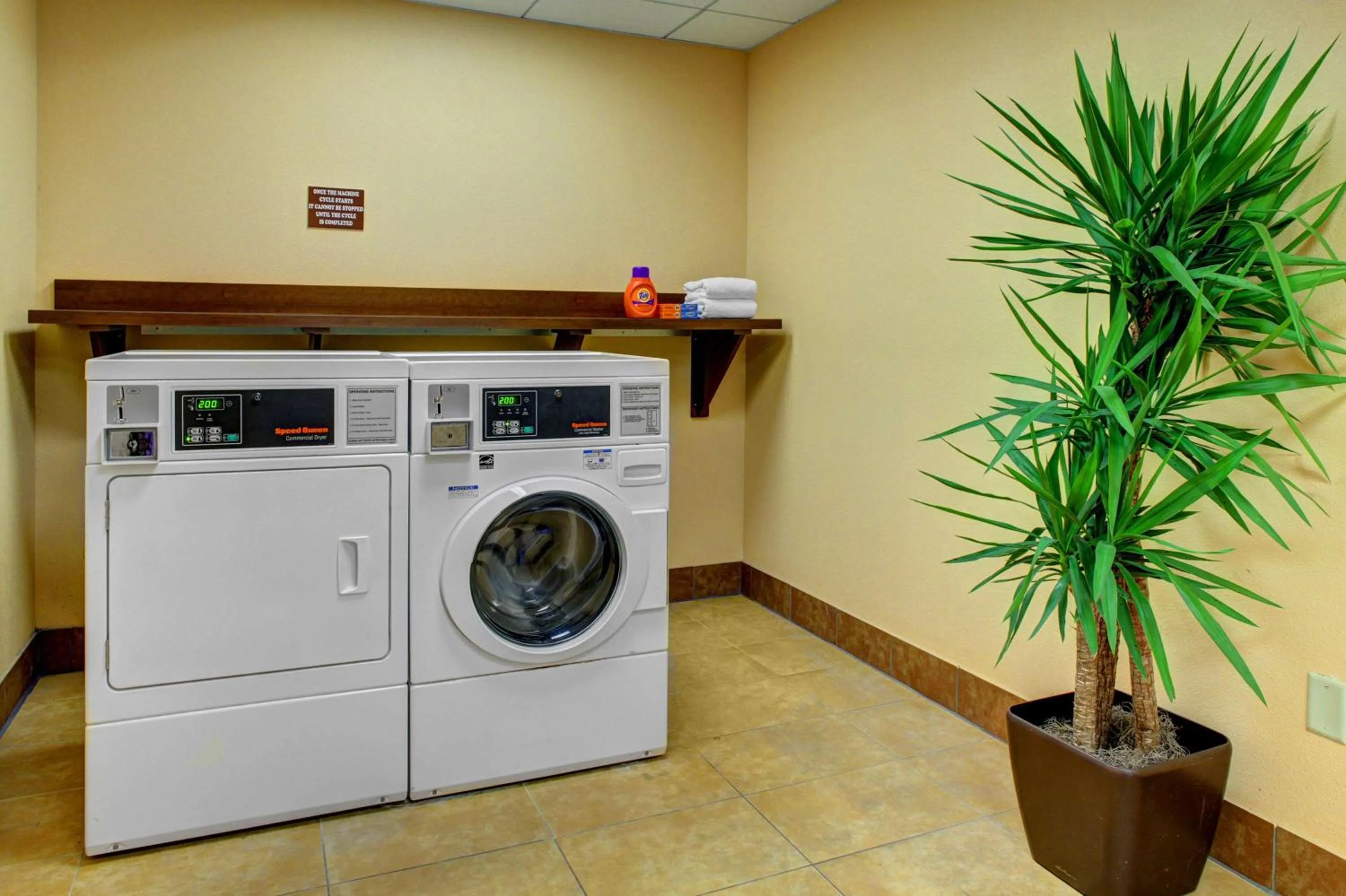 Property building in Hampton Inn & Suites Ft. Lauderdale/West-Sawgrass/Tamarac, FL