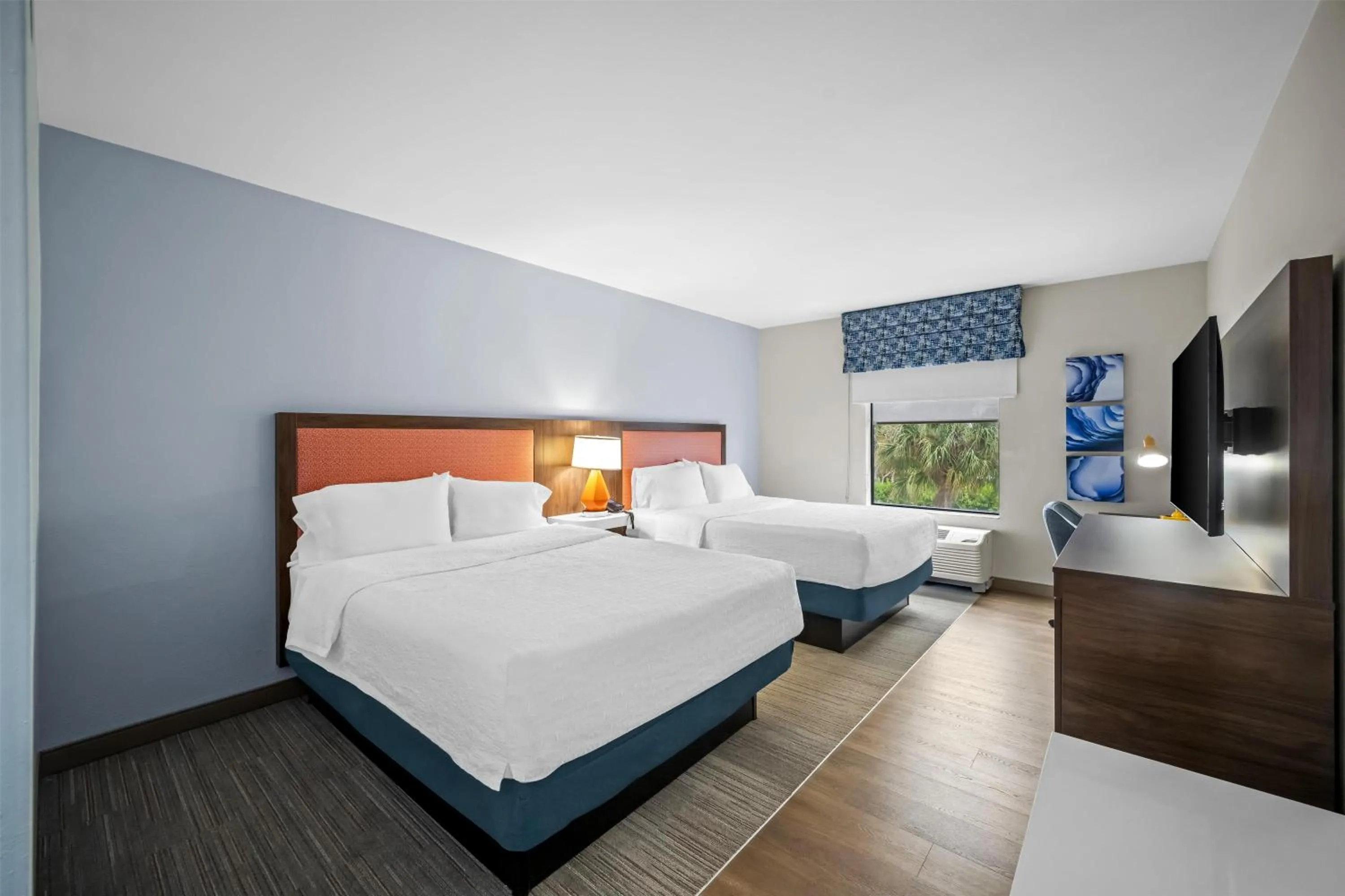 Bed in Hampton Inn & Suites Ft. Lauderdale/West-Sawgrass/Tamarac, FL