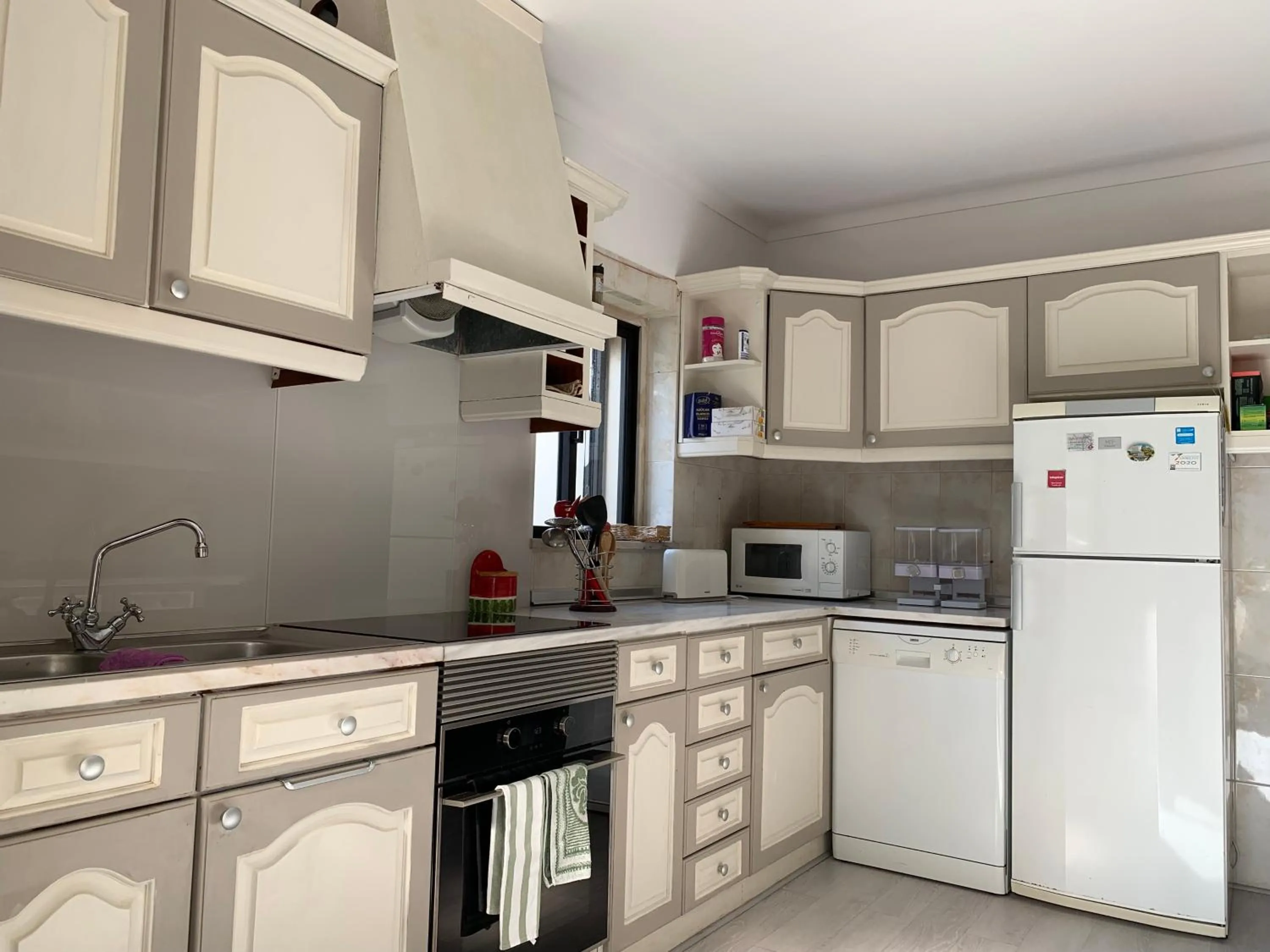 Kitchen or kitchenette in Manelisa Cascais