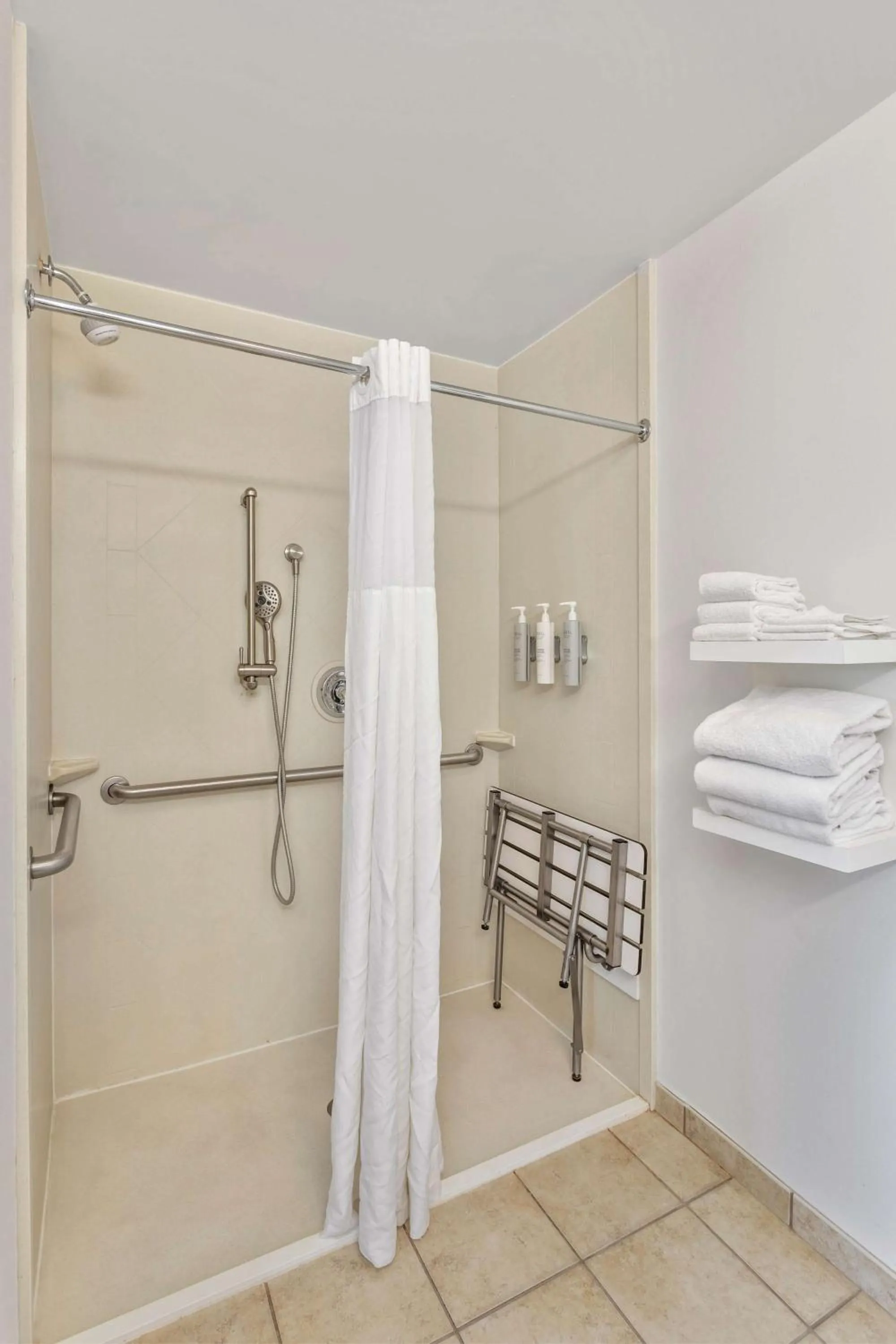 Bathroom in Hampton Inn & Suites Orlando-Apopka