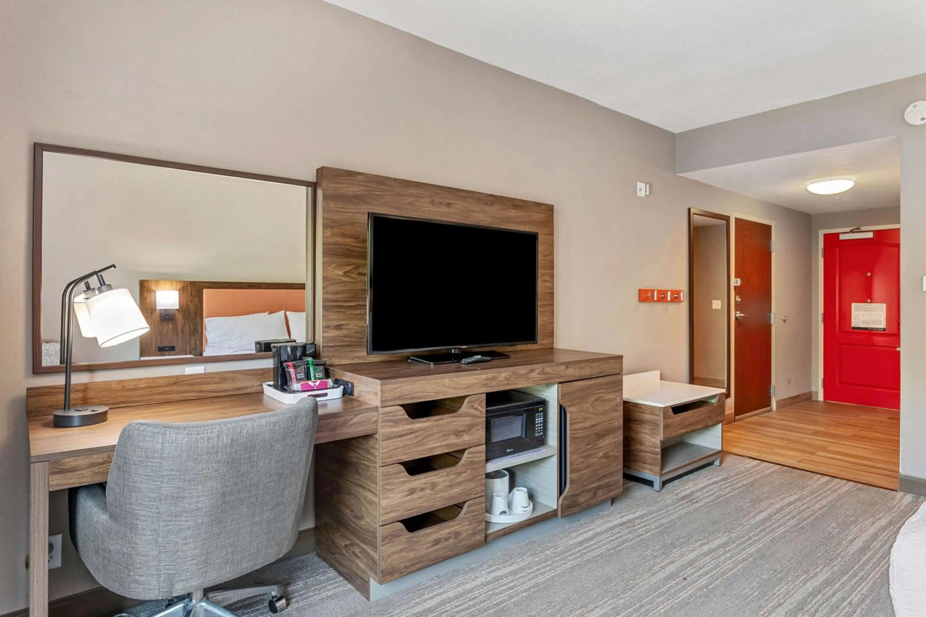 Bedroom in Hampton Inn & Suites Orlando-Apopka