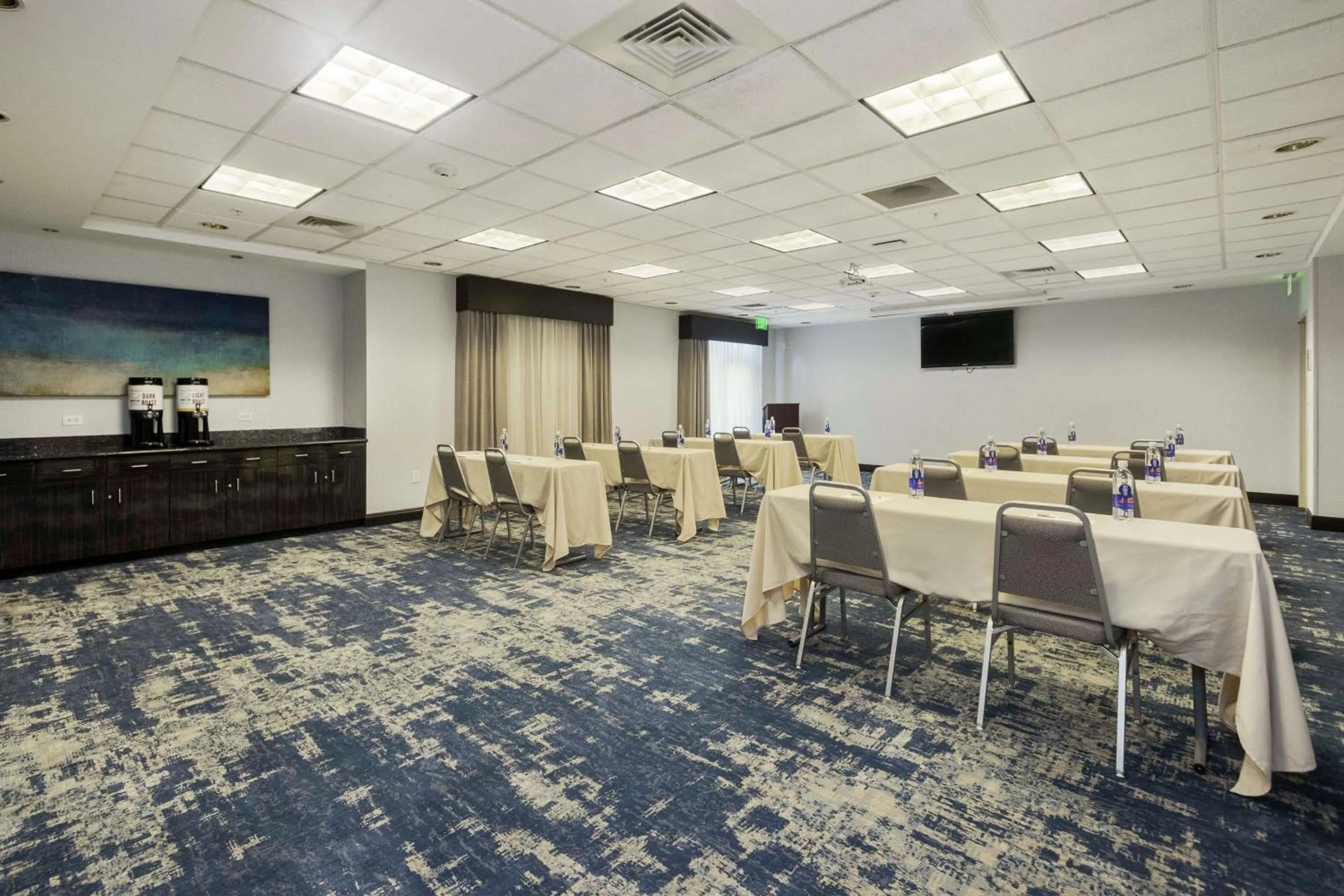 Meeting/conference room in Hampton Inn & Suites Orlando-Apopka
