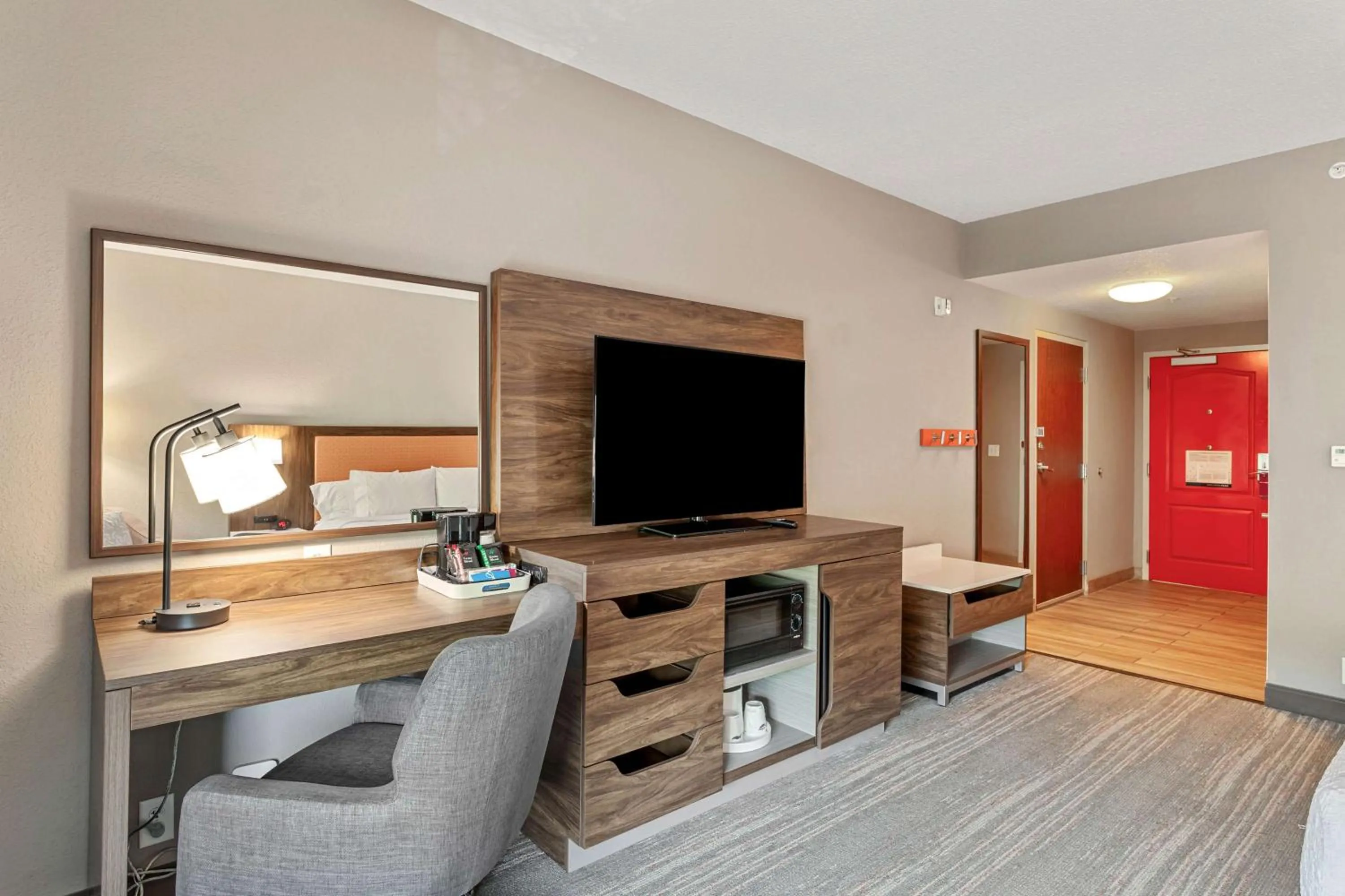 Bedroom in Hampton Inn & Suites Orlando-Apopka