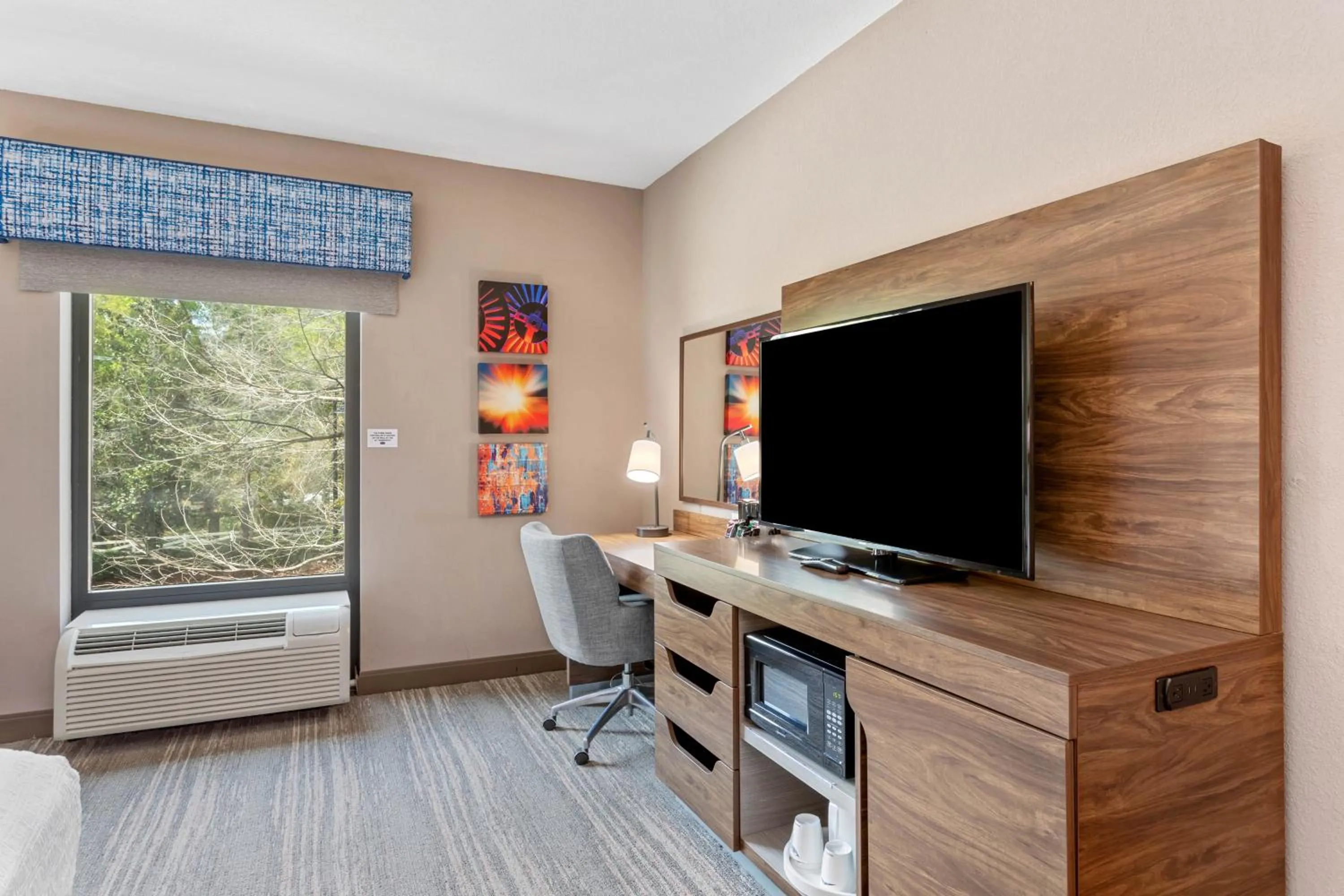 Bedroom in Hampton Inn & Suites Orlando-Apopka