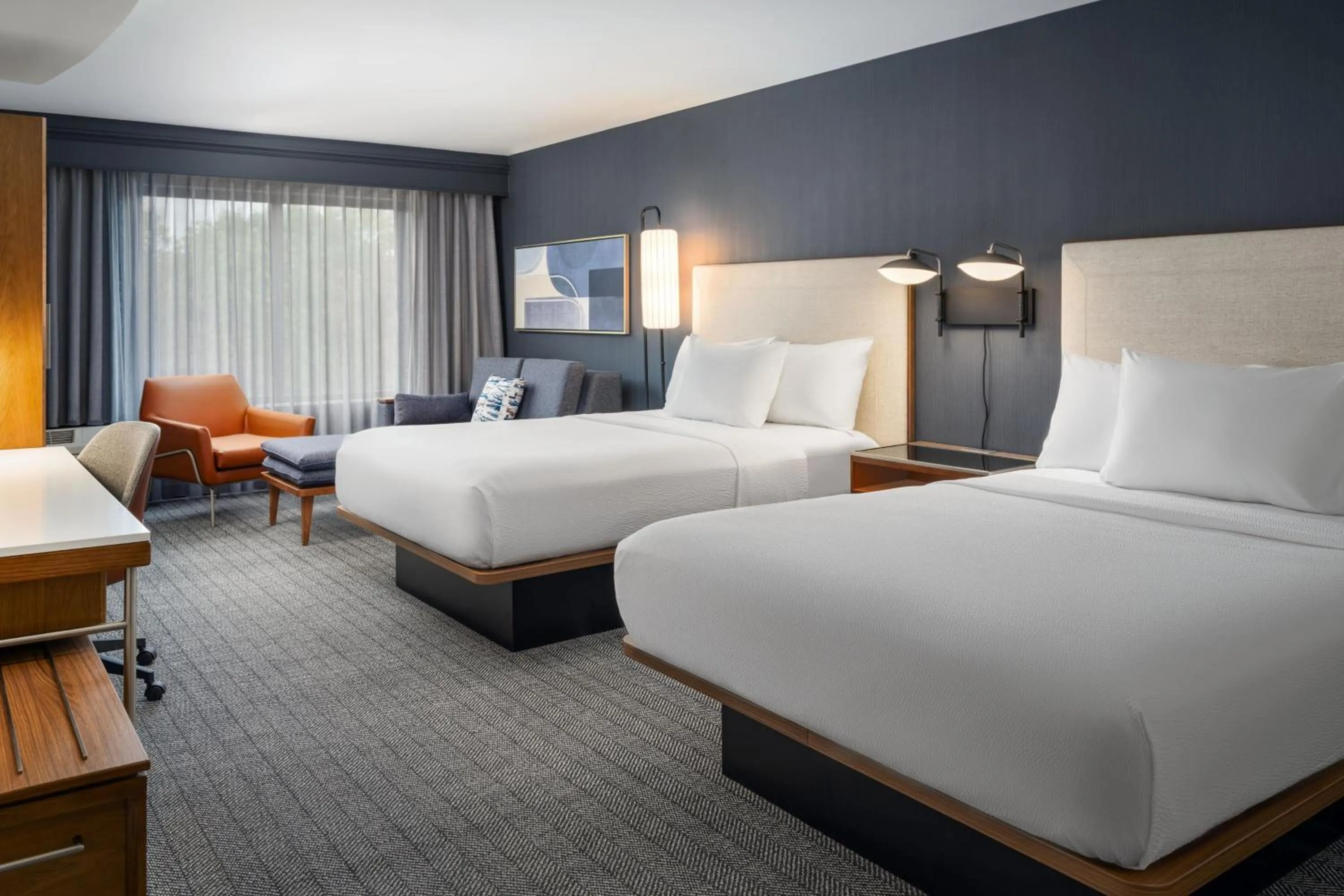 Bedroom, Bed in Courtyard by Marriott Kingston