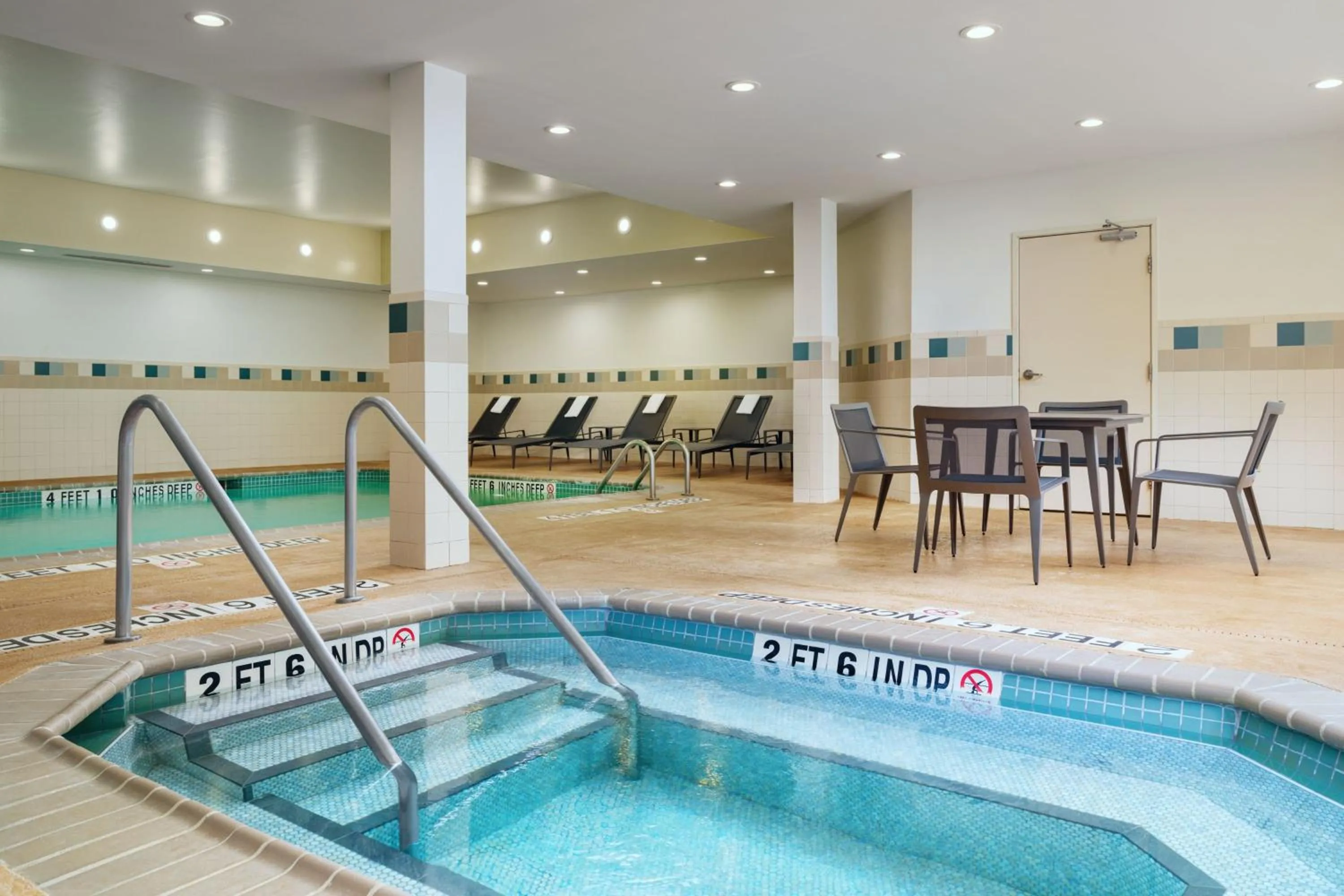 Fitness centre/facilities in Courtyard by Marriott Kingston