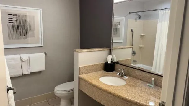 Bathroom in Courtyard by Marriott Kingston