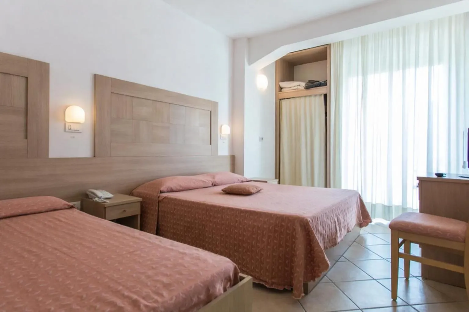 Bed in Hotel Excelsior