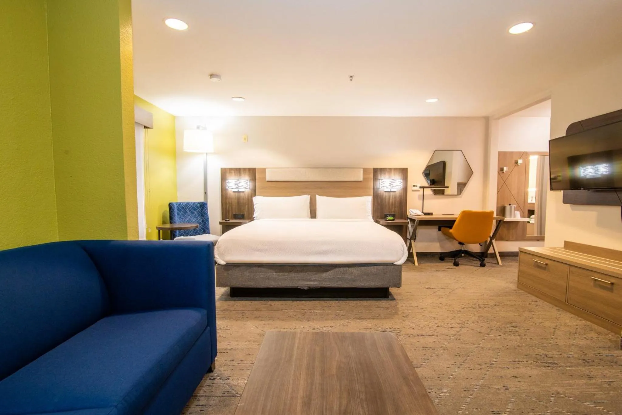 Bedroom, Bed in Holiday Inn Express & Suites College Station by IHG