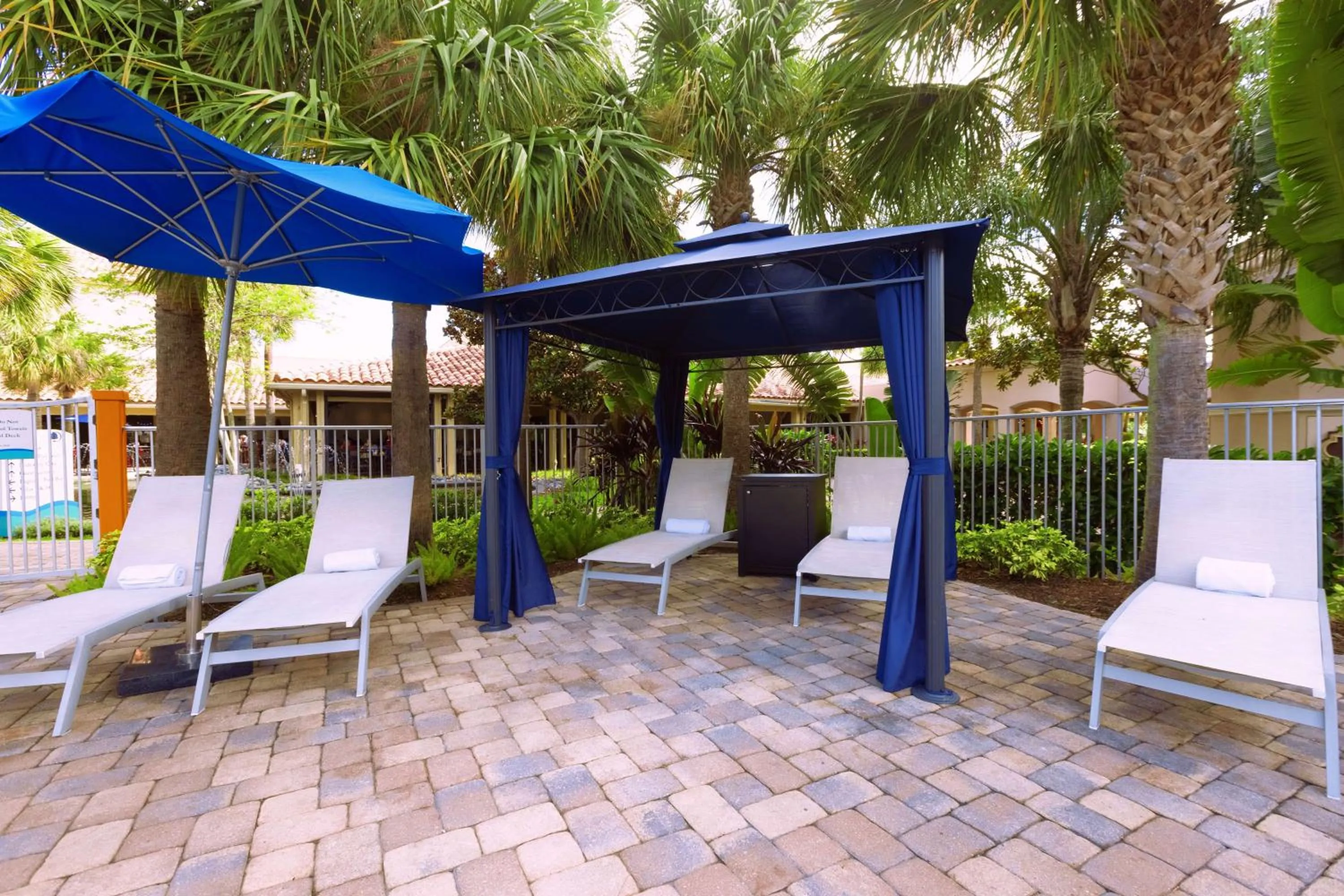 Pool view in DoubleTree by Hilton Hotel Orlando at SeaWorld