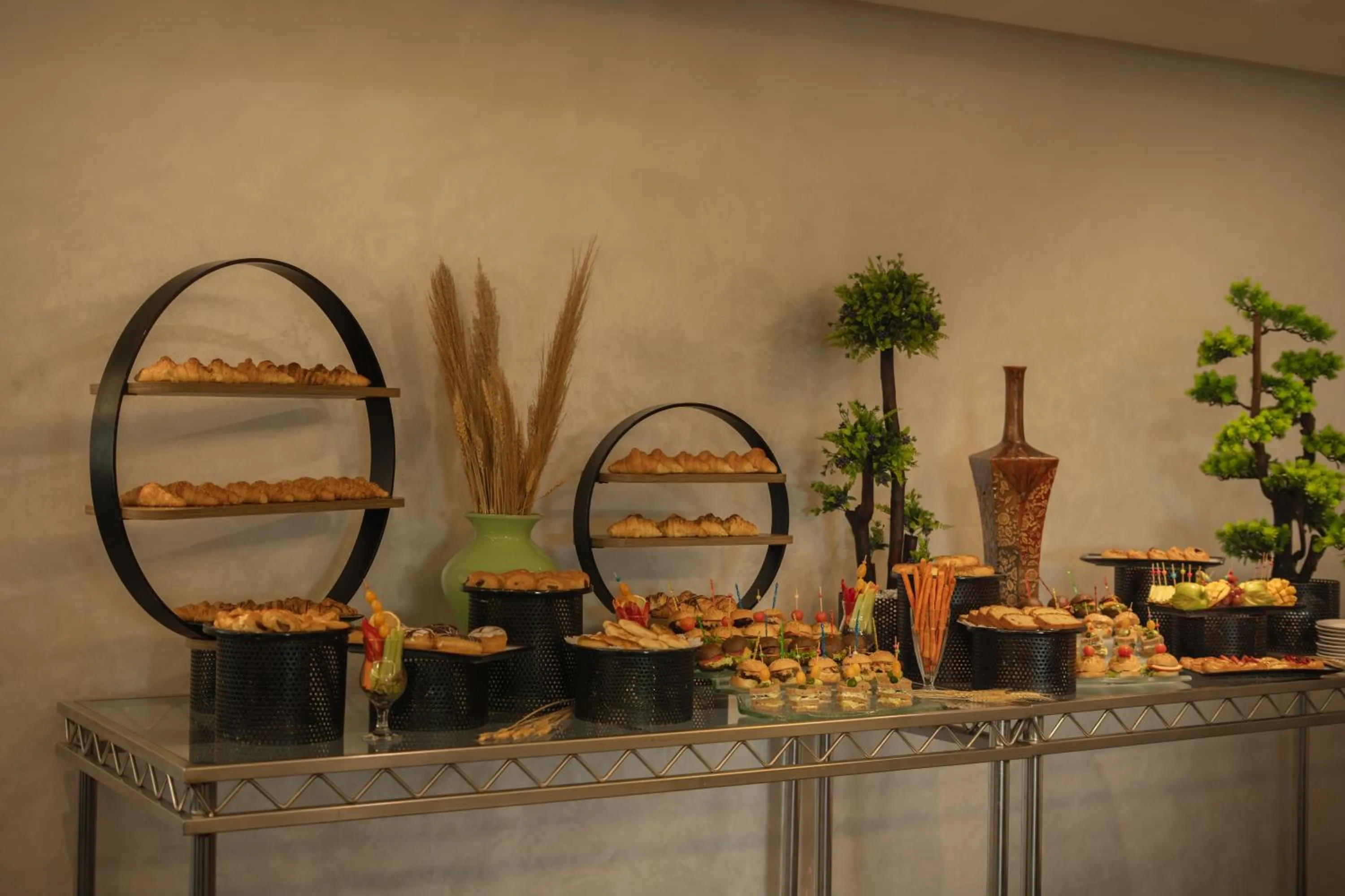 Food in Bristol Hotel