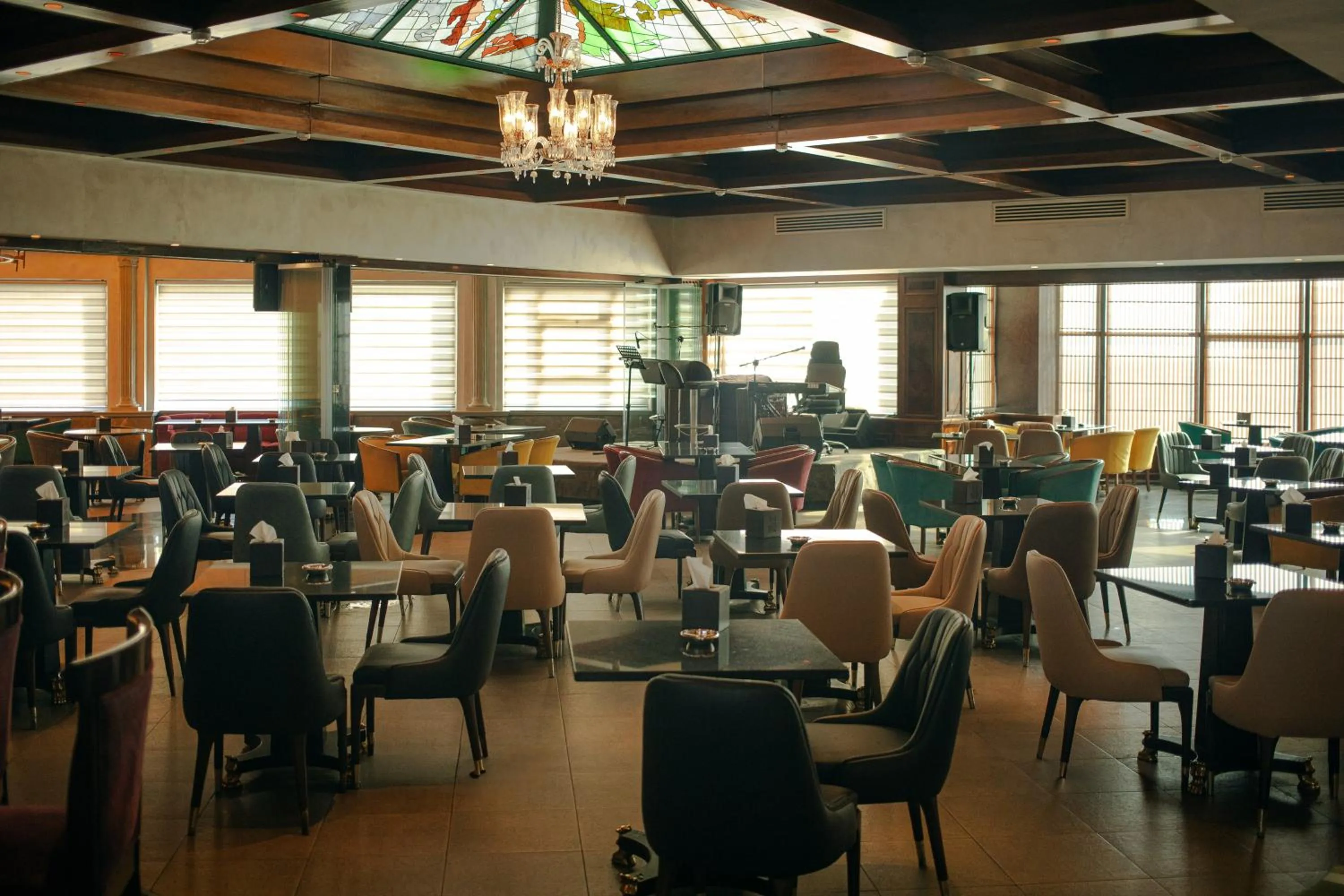 Restaurant/places to eat in Bristol Hotel