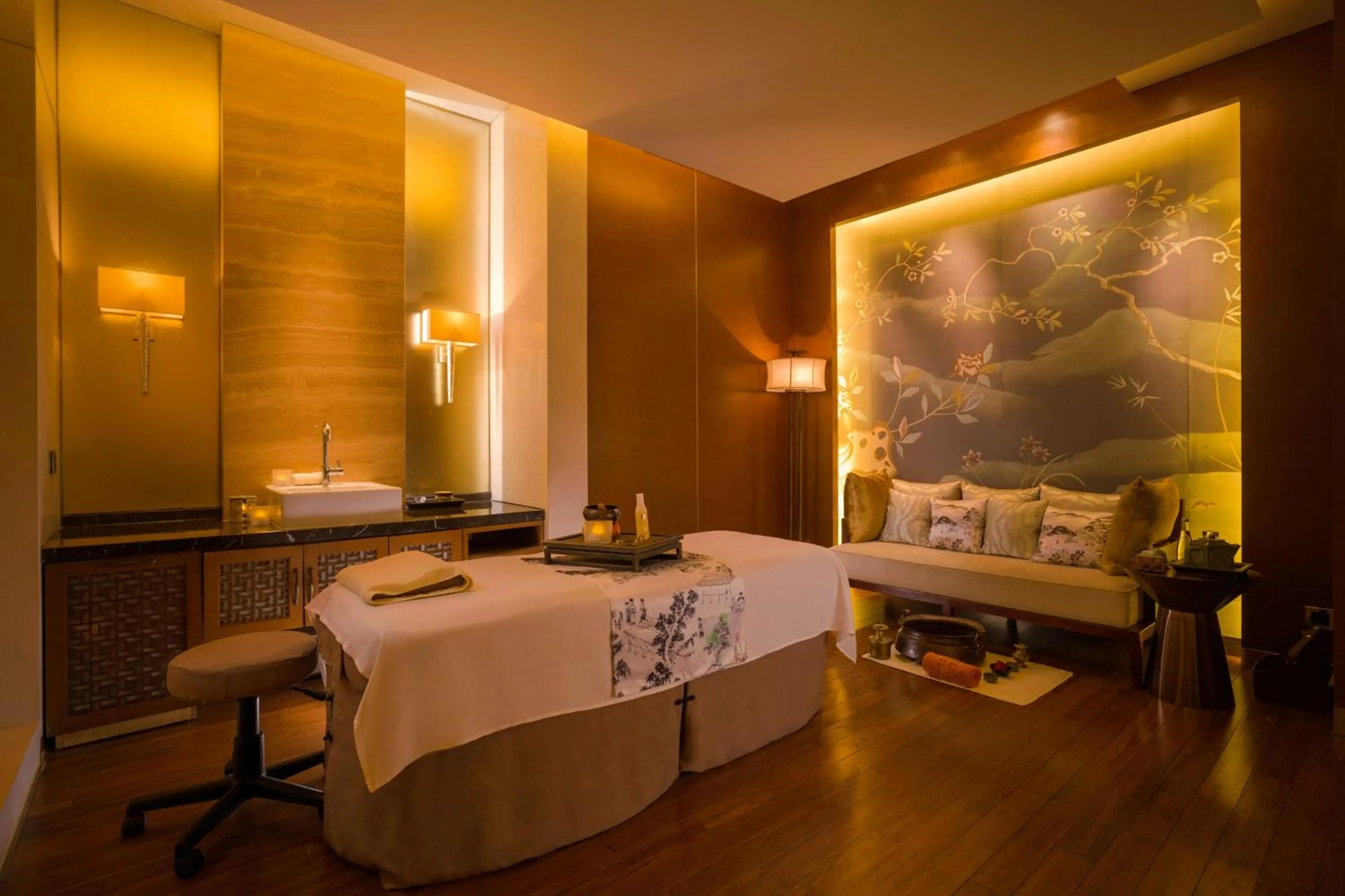 Spa and wellness centre/facilities, Bed in China World Summit Wing, Beijing