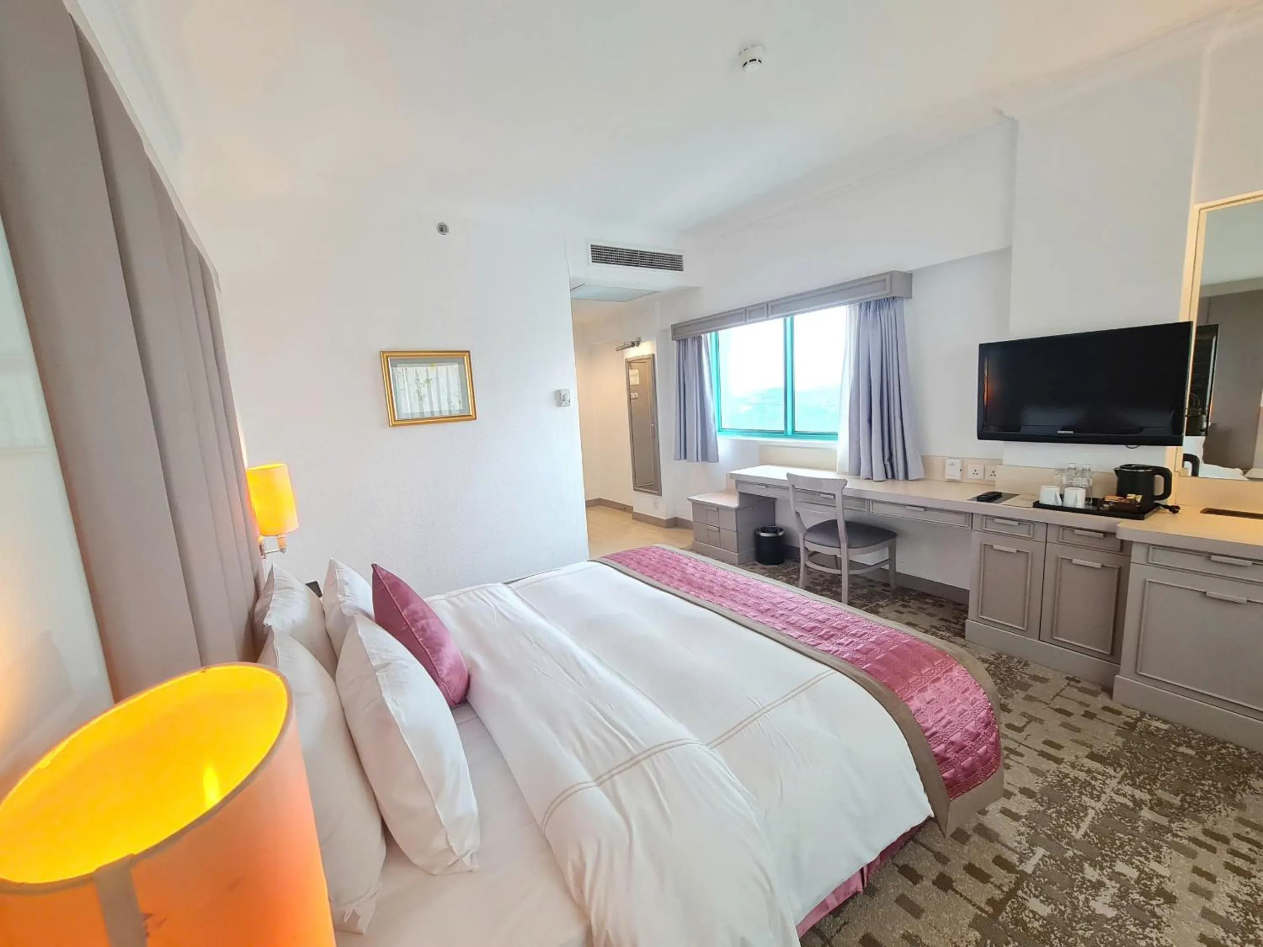 Bed in Sunway Hotel Hanoi