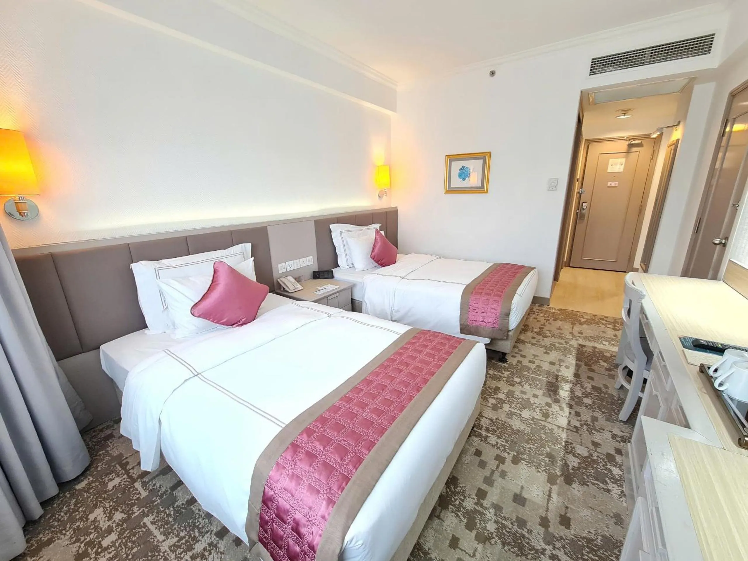 Bed in Sunway Hotel Hanoi