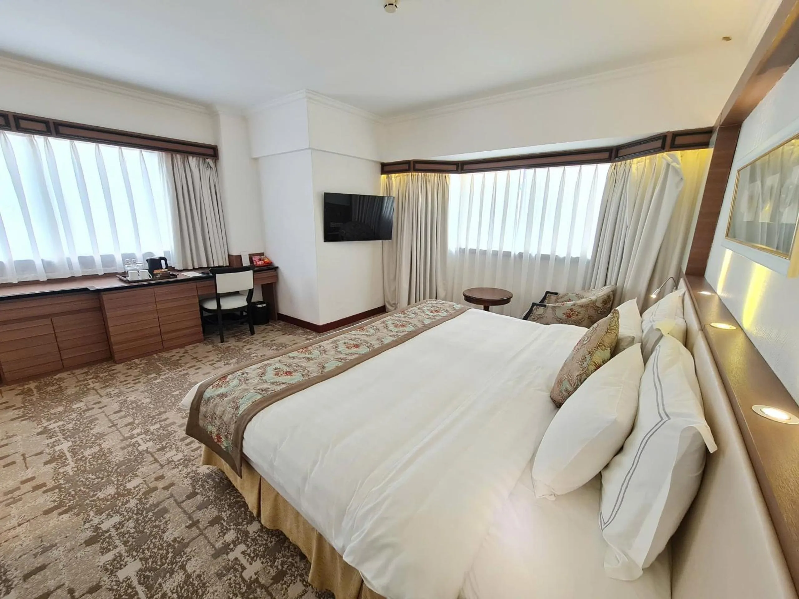 Bed in Sunway Hotel Hanoi
