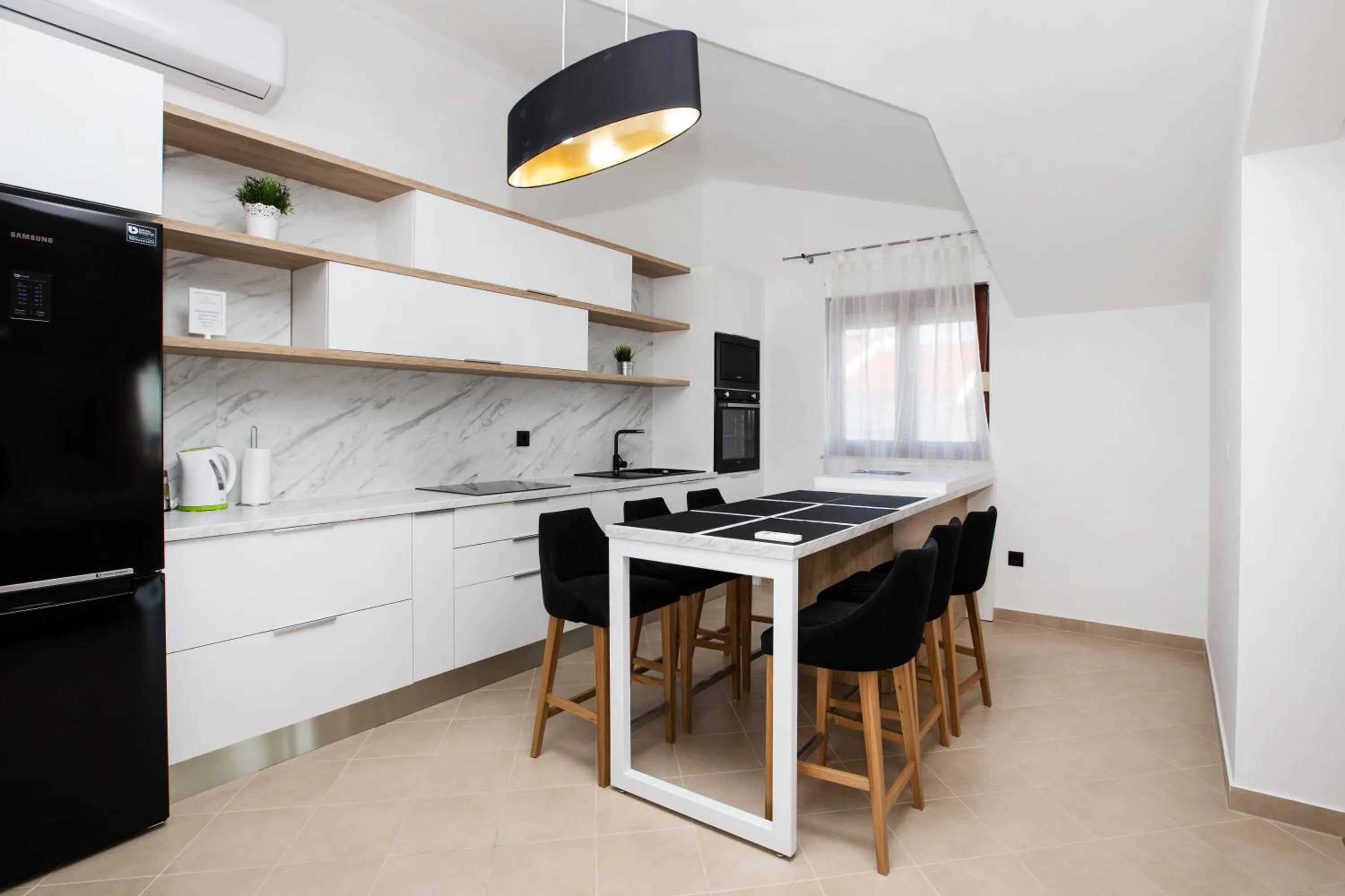 Communal kitchen in Villa M