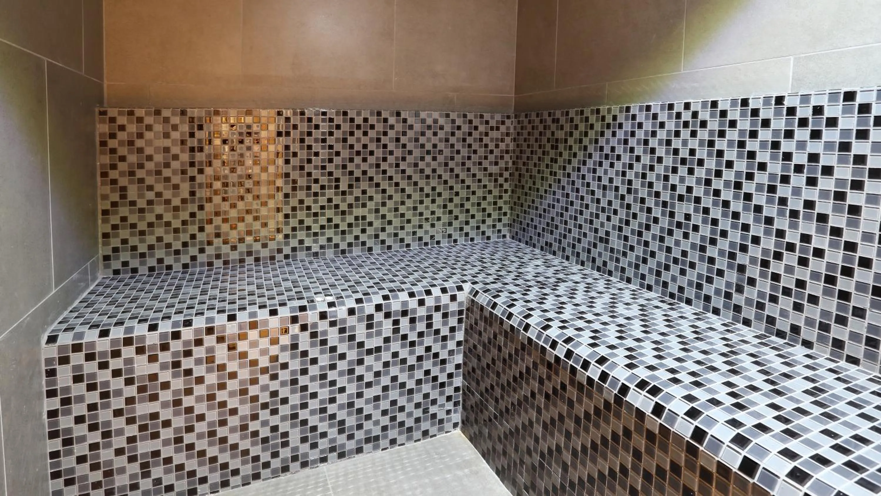 Steam room in Villa M