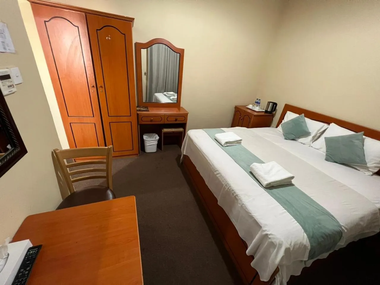 Bed in Al Jazeerah Hotel