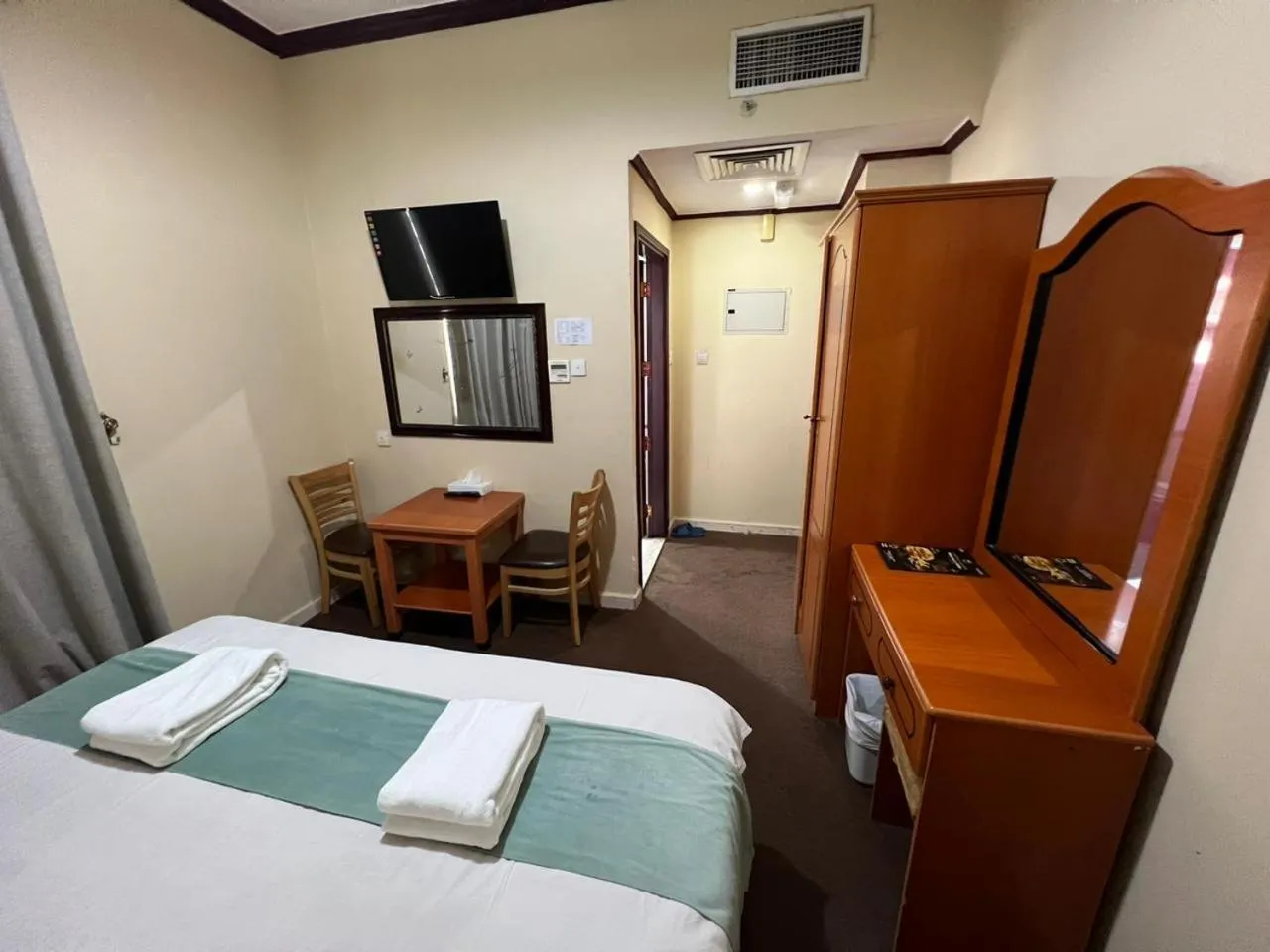 TV and multimedia, Bed in Al Jazeerah Hotel