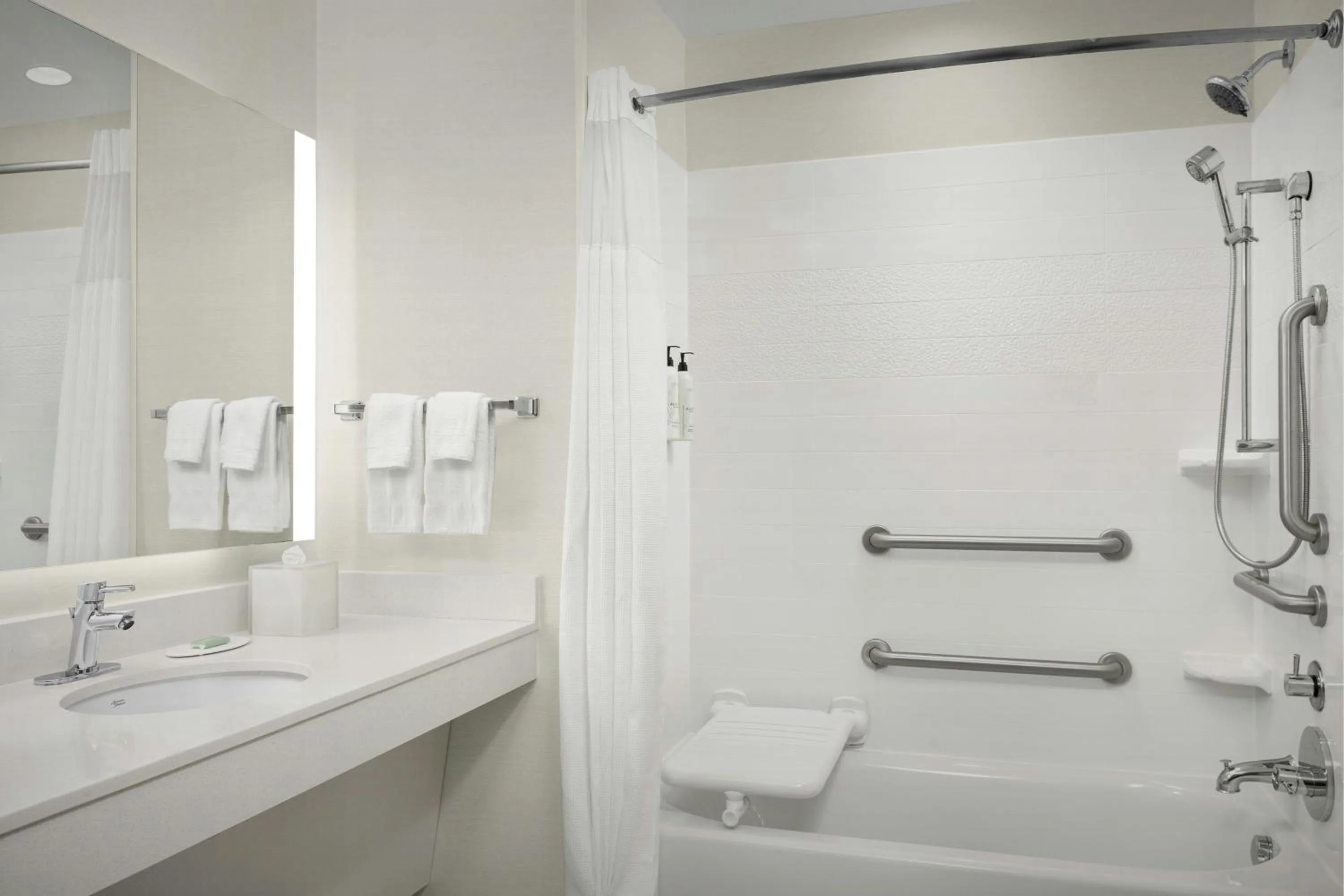 Bathroom in Fairfield Inn & Suites by Marriott Atlanta Stockbridge