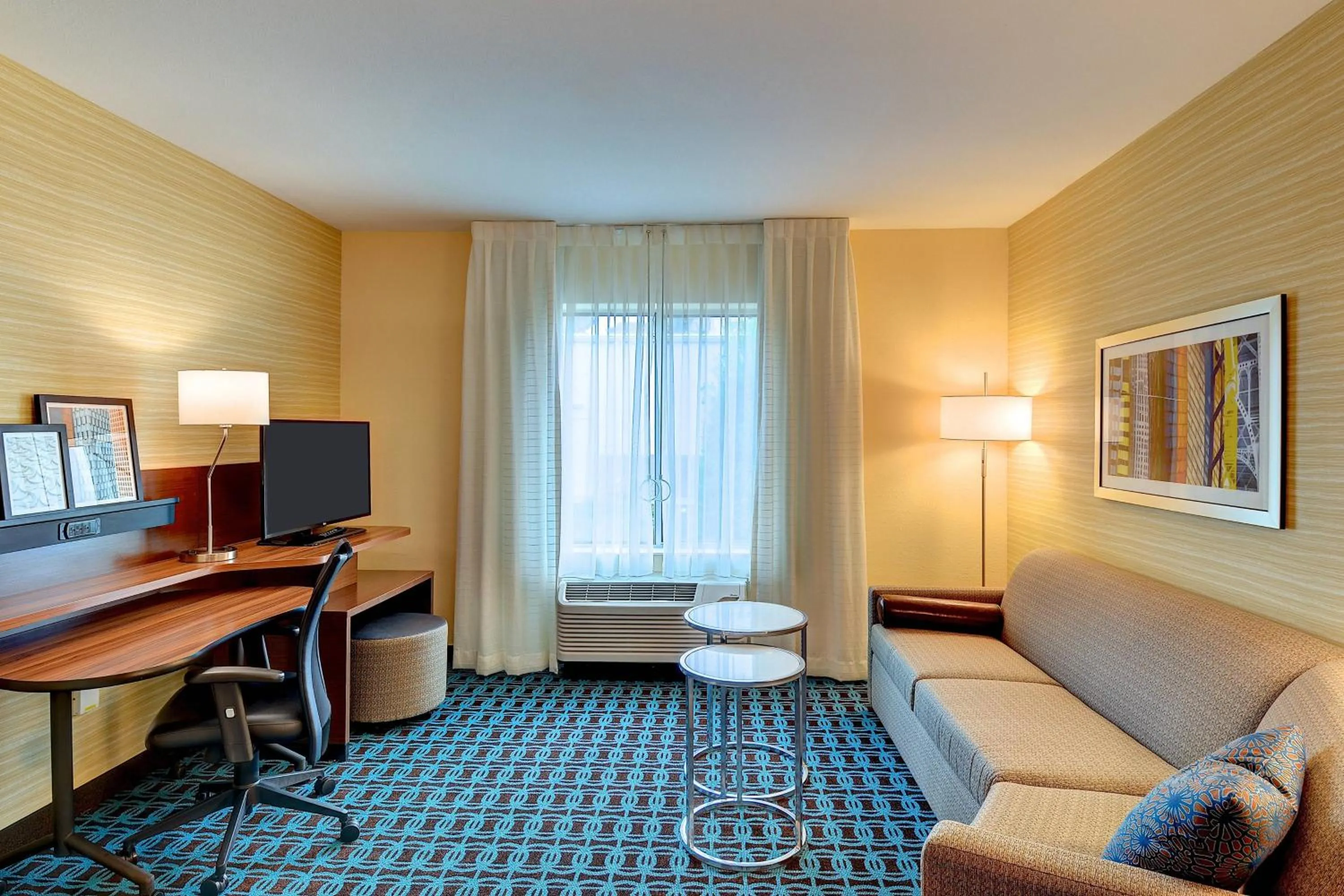Photo of the whole room, Bed in Fairfield Inn & Suites by Marriott Nashville Downtown-MetroCenter